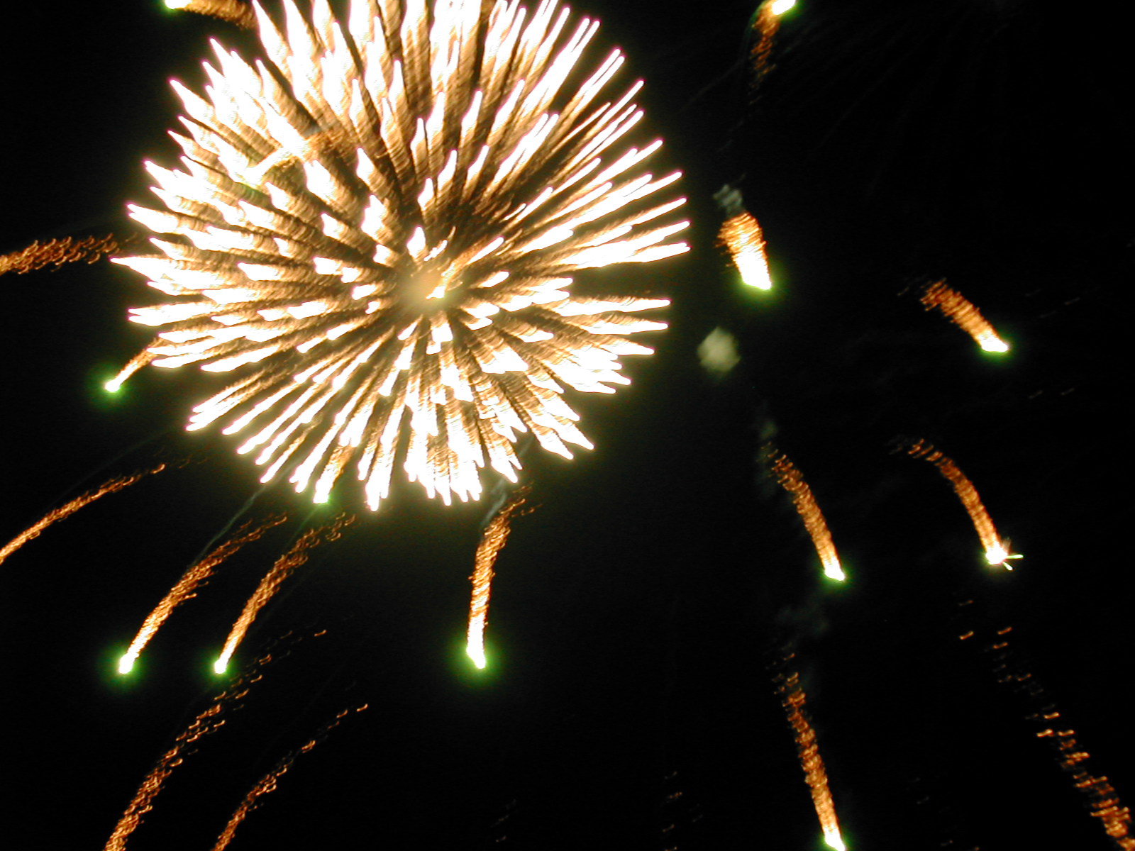Fireworks at Large by jnest on DeviantArt