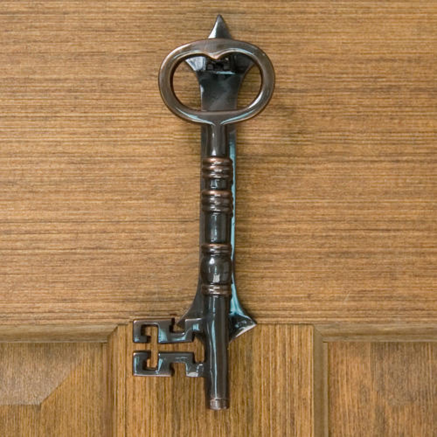 Large Key Door Knocker - Hardware