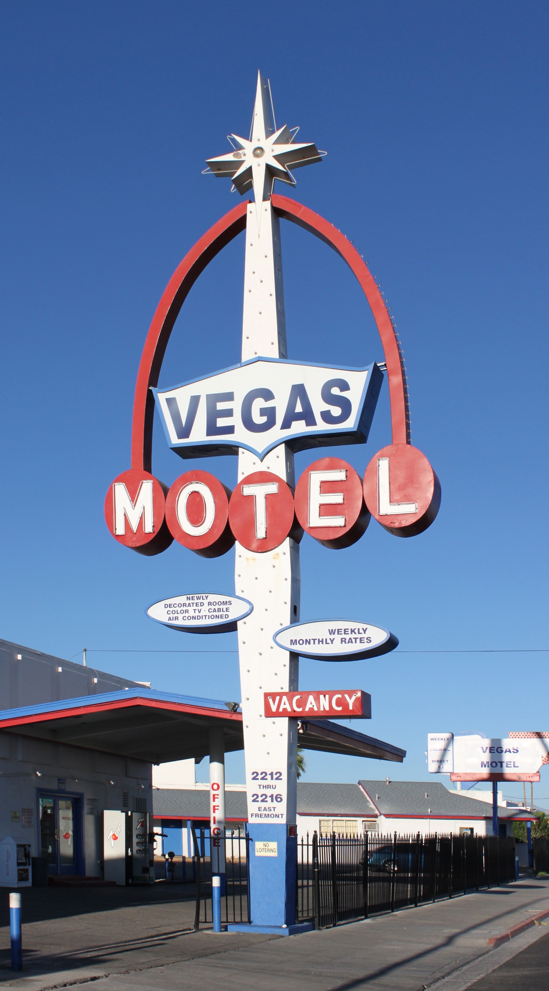 Daily Neon: Vegas Motel on Fremont Street : Las Vegas 360