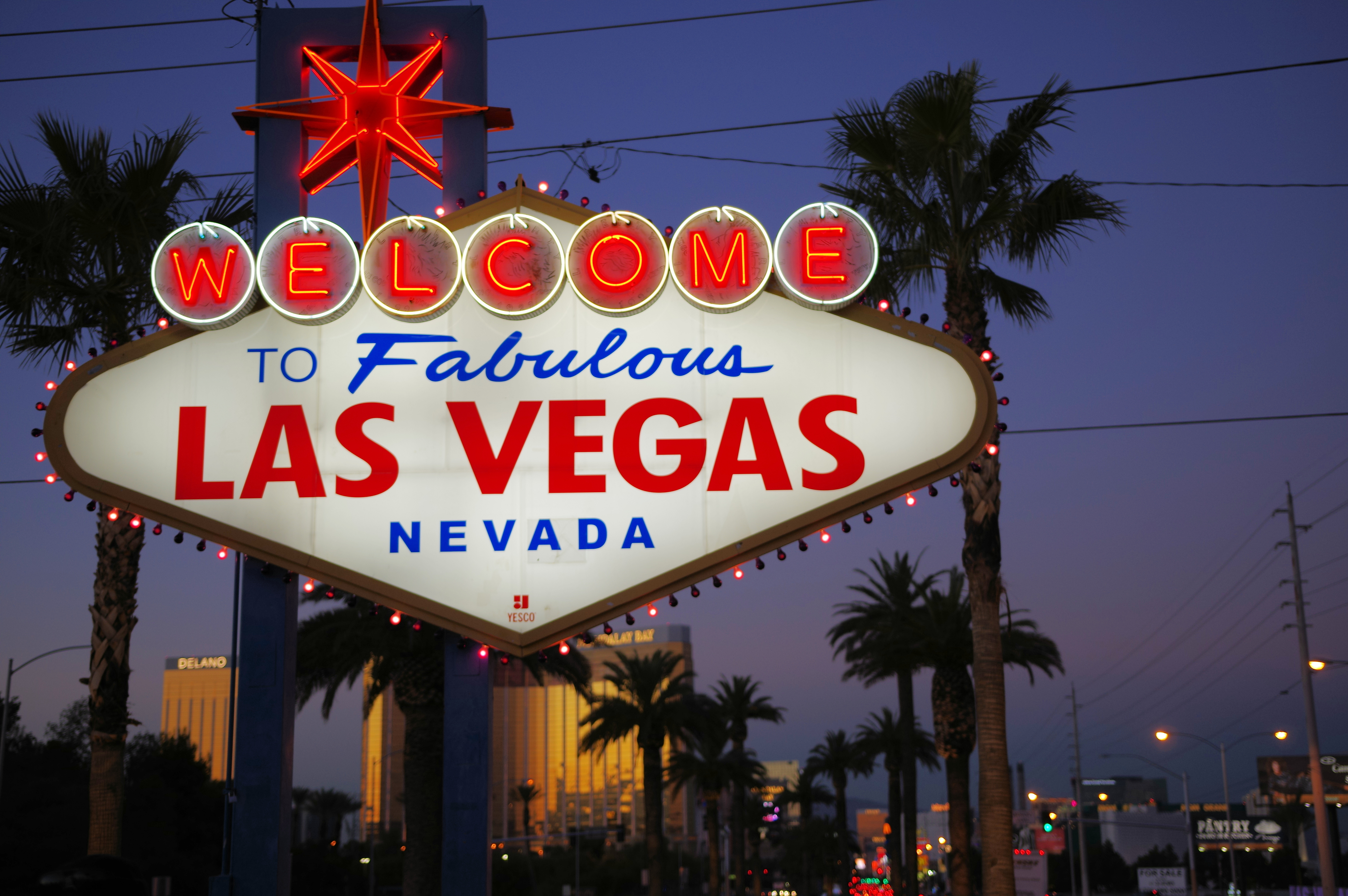 File:Las Vegas Sign Nightly.jpg - Wikimedia Commons