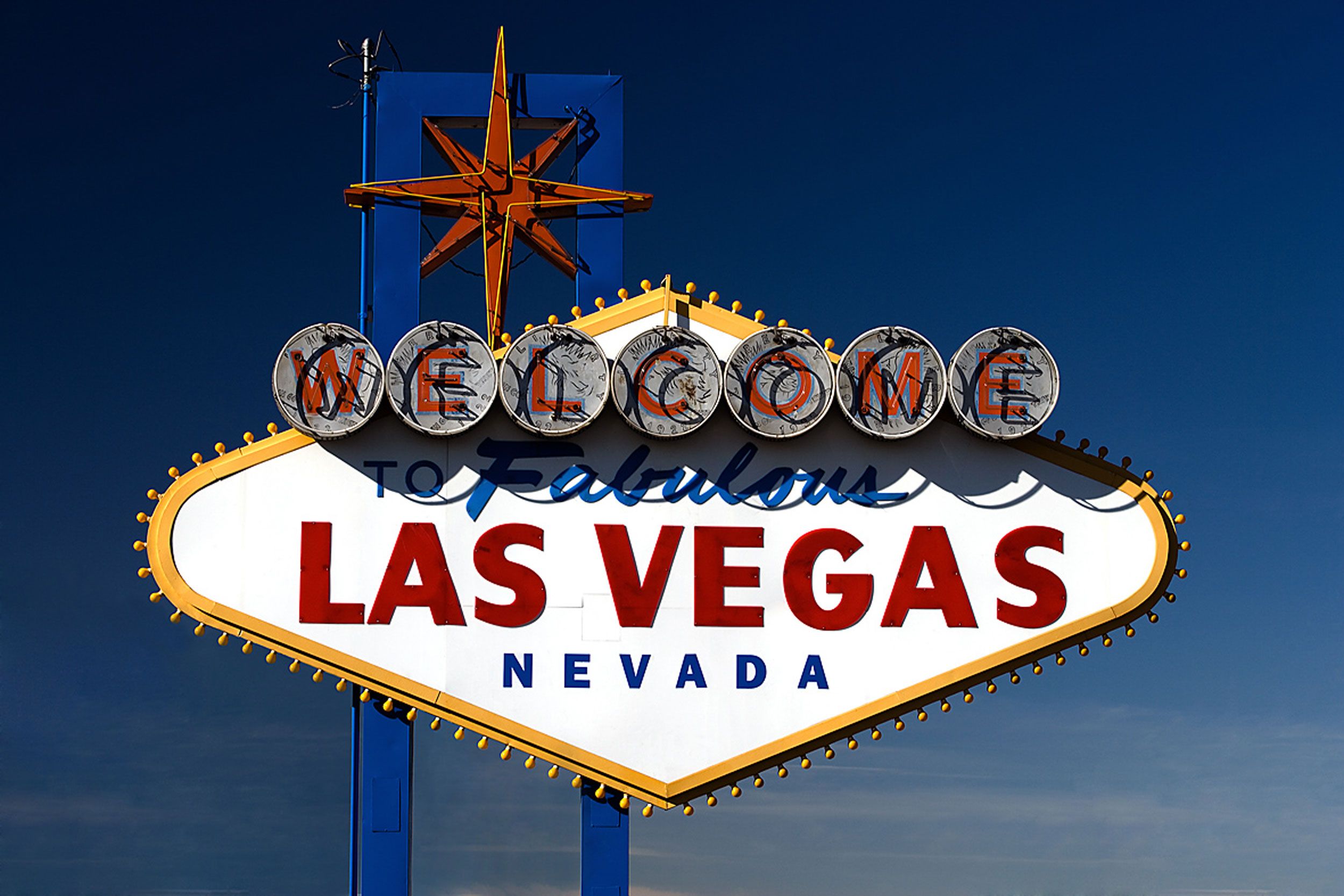 Iconic Las Vegas Sign | Las Vegas, Nevada | Pinterest | Las vegas ...