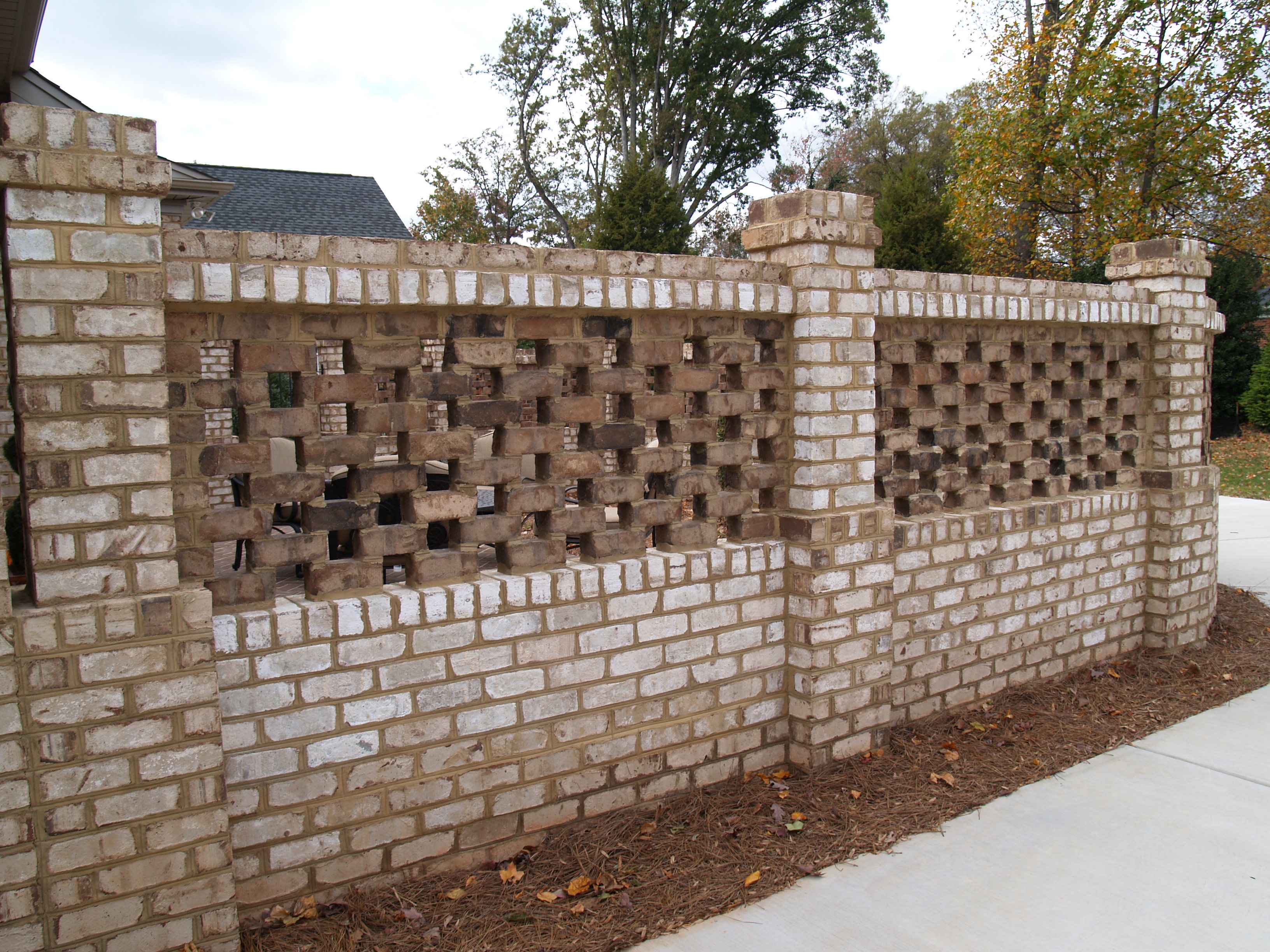 Oyster Pearl Oversized tumbled wall - Pine Hall Brick, Inc.