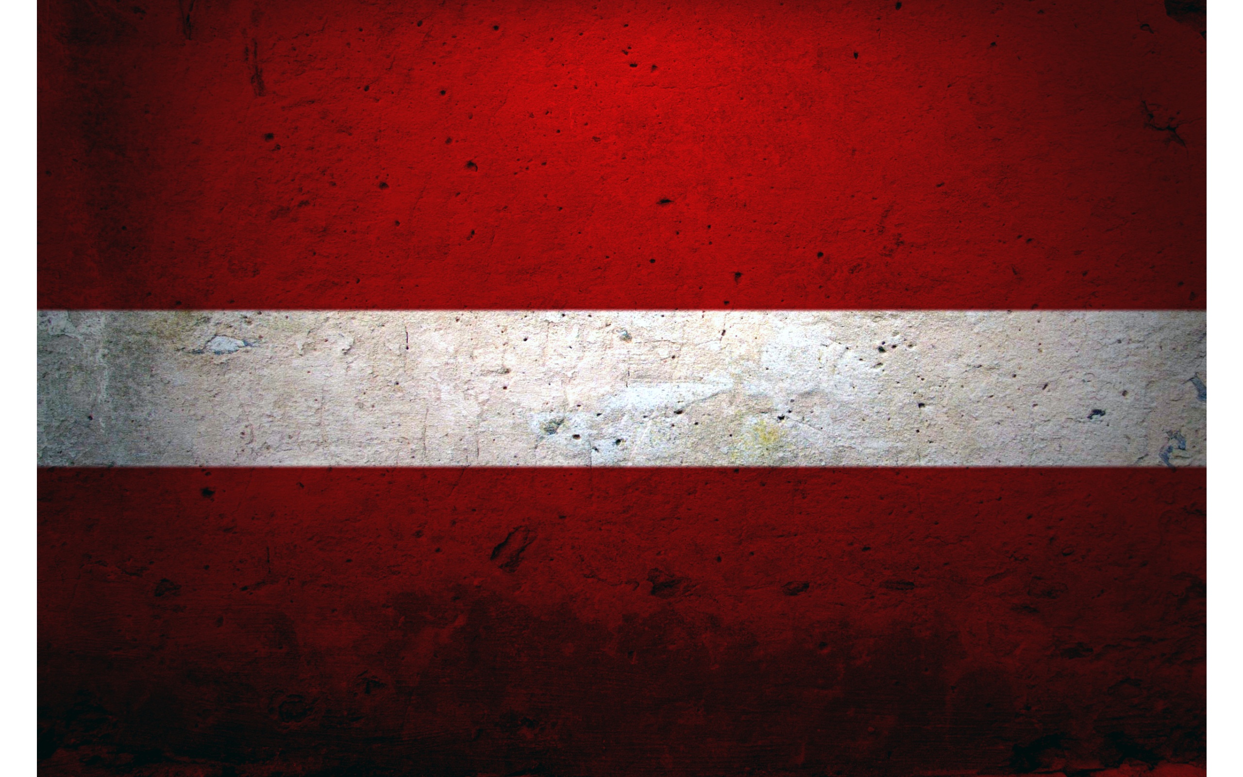 Download 2560x1600 Latvia Flag Grunge Wallpaper