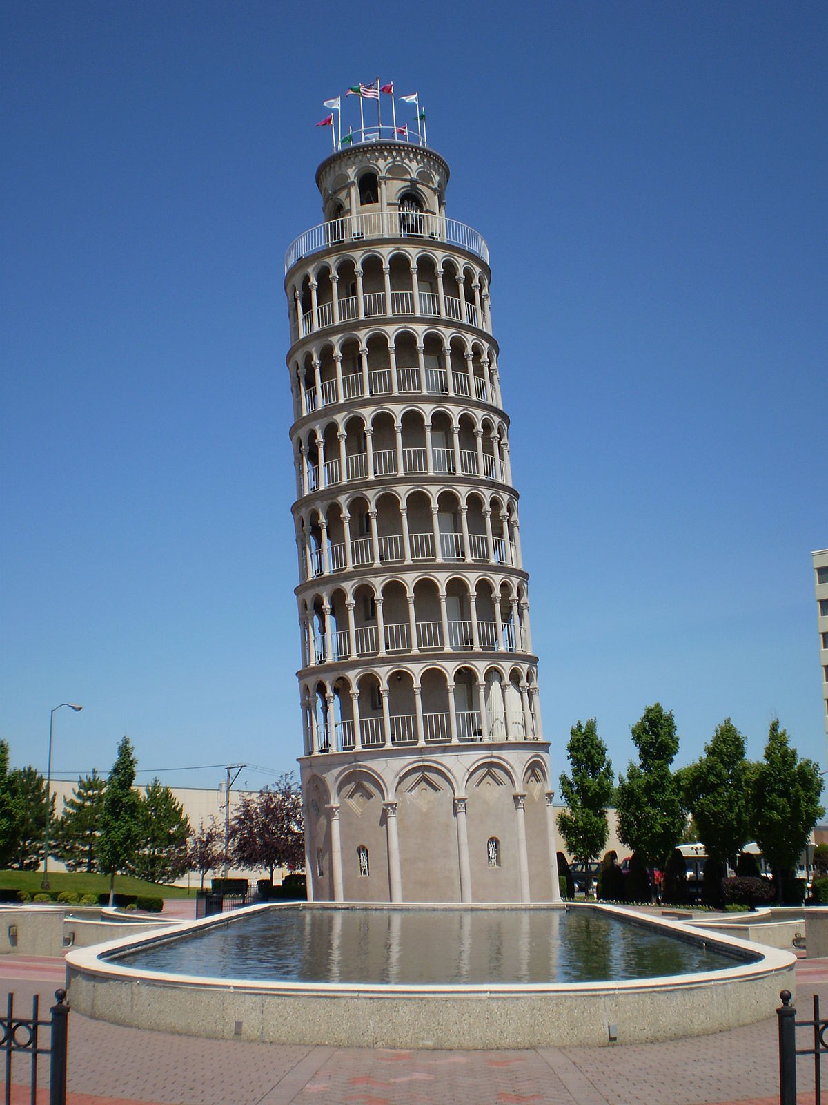 Leaning Tower of Niles - Wikipedia