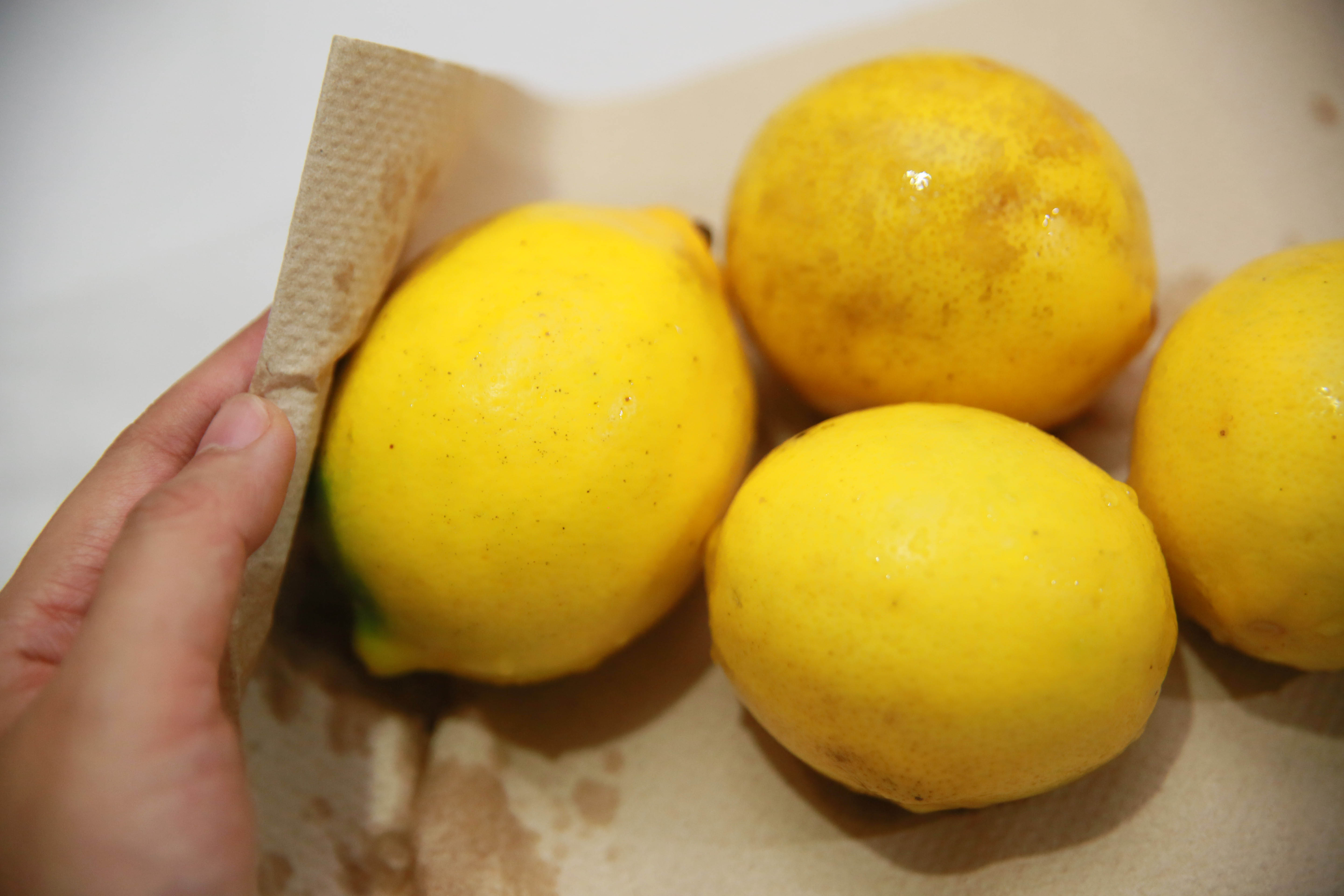 3 Ways to Dewax Lemons - wikiHow