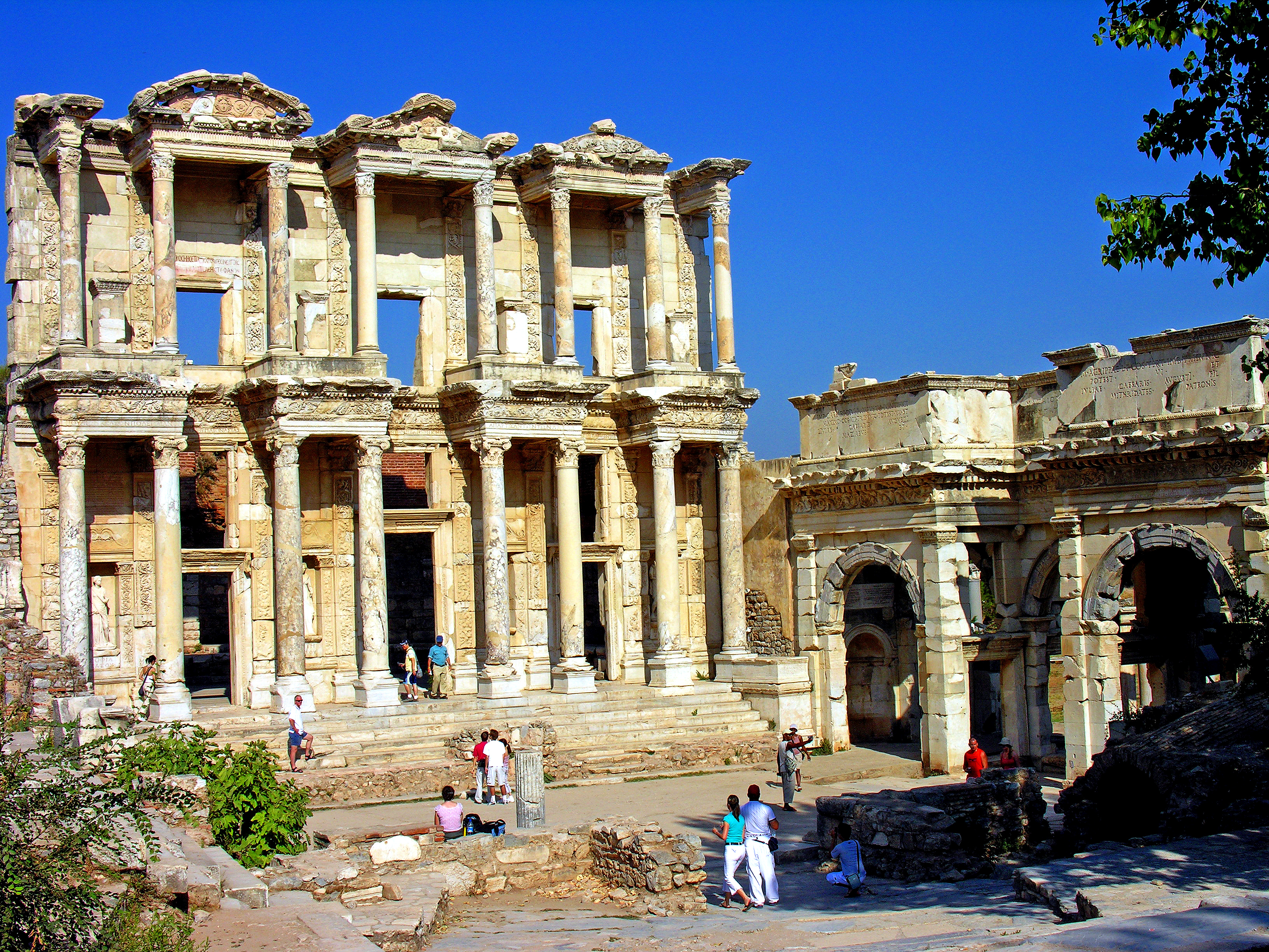 File:Celsus library in Ephesus.jpg - Wikimedia Commons