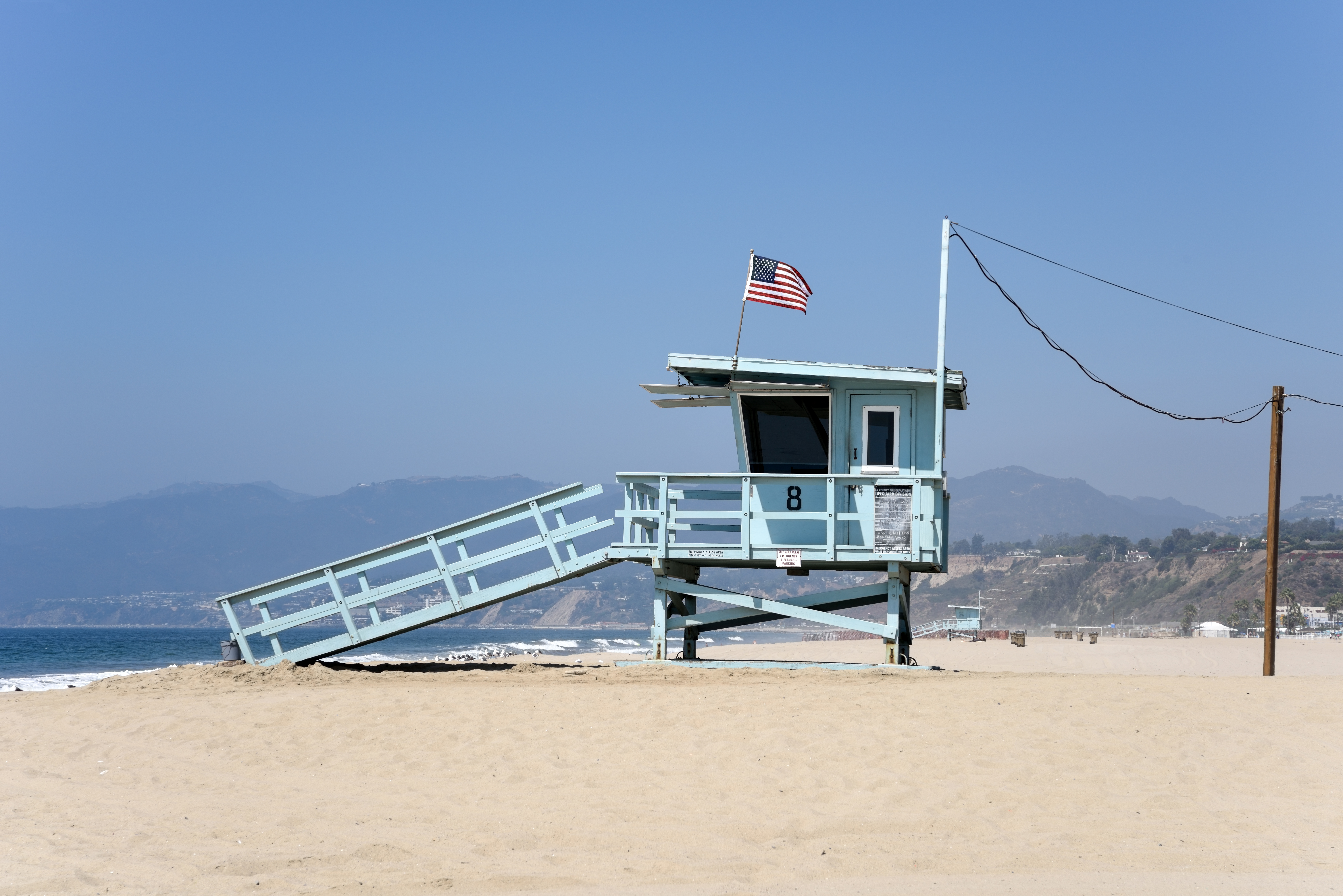 File:Santa Monica – Lifeguard tower (wide) 2017.jpg - Wikimedia Commons