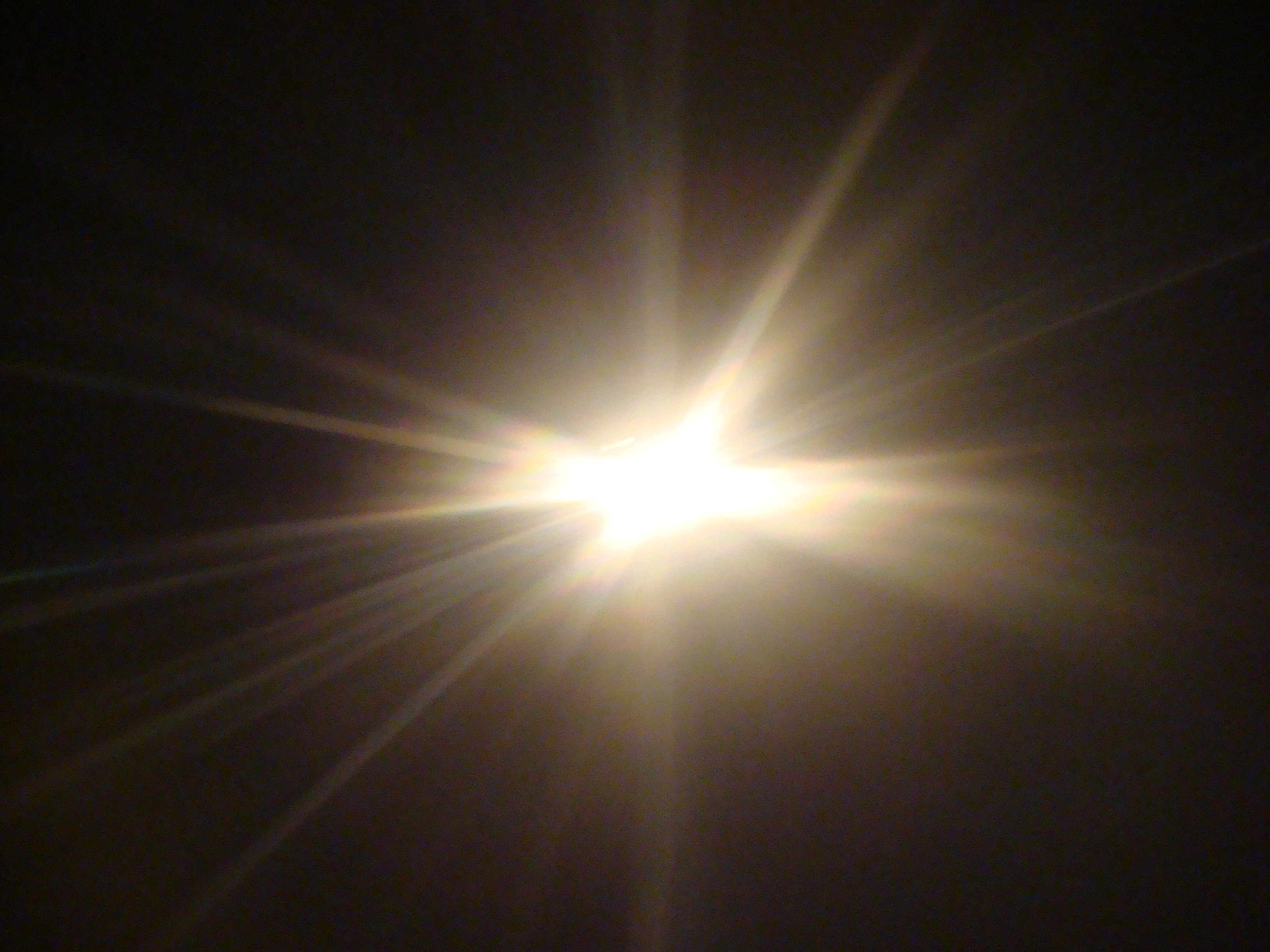 File:Light shining1.JPG - Wikimedia Commons