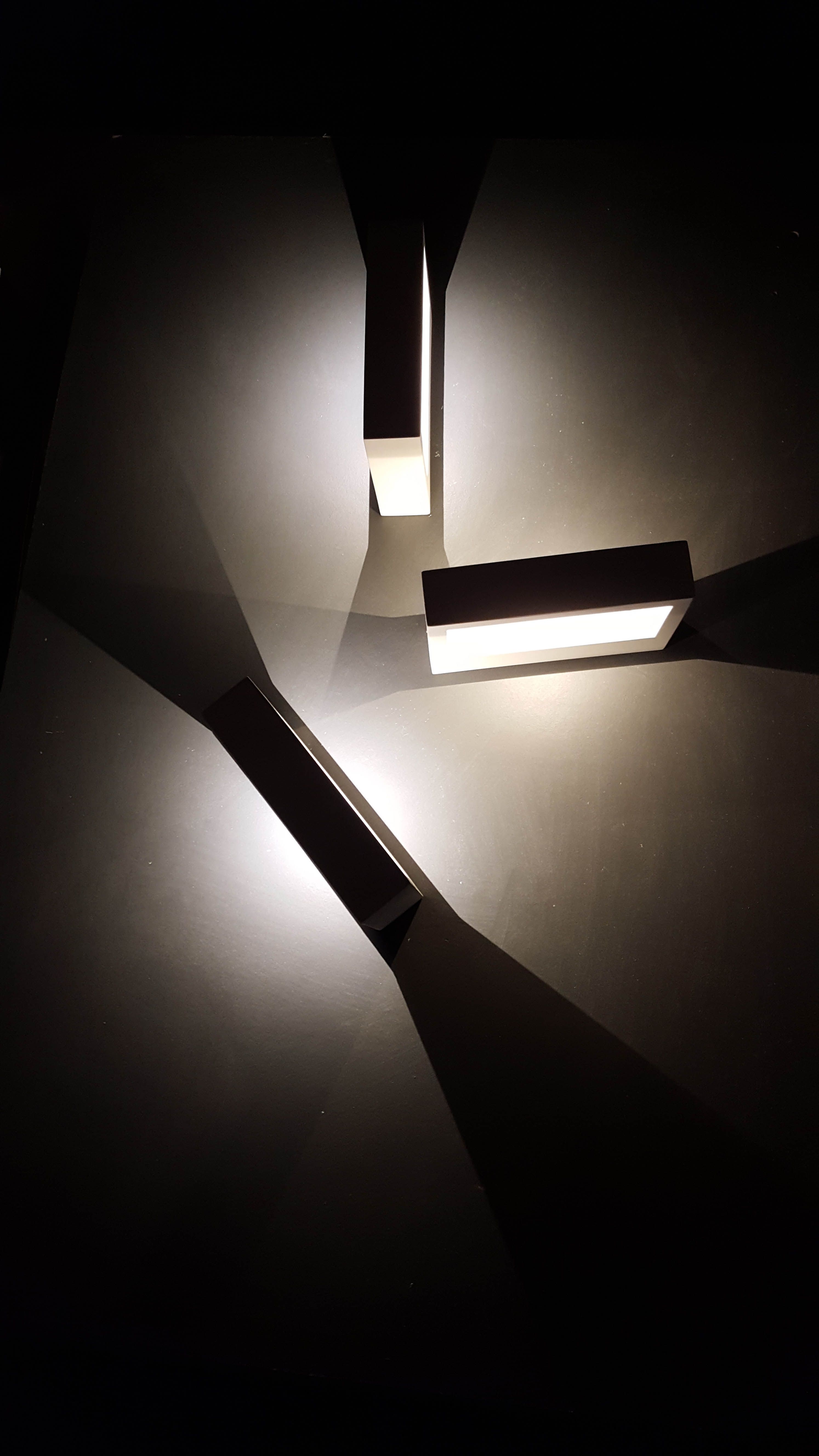 TR6203 LED wall light 'shadow' - sculptural wall light for ...