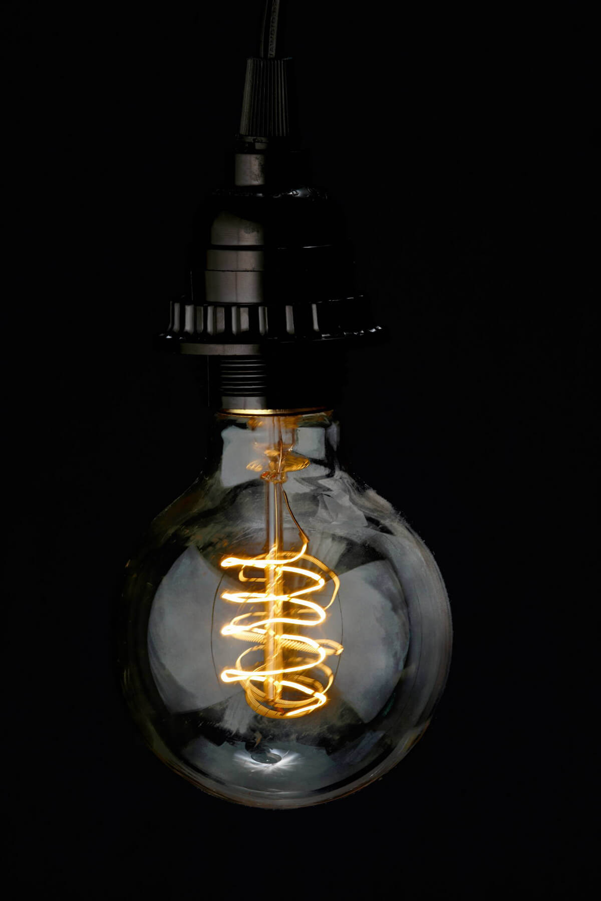 G25 Edison Light Bulb Globe 40W