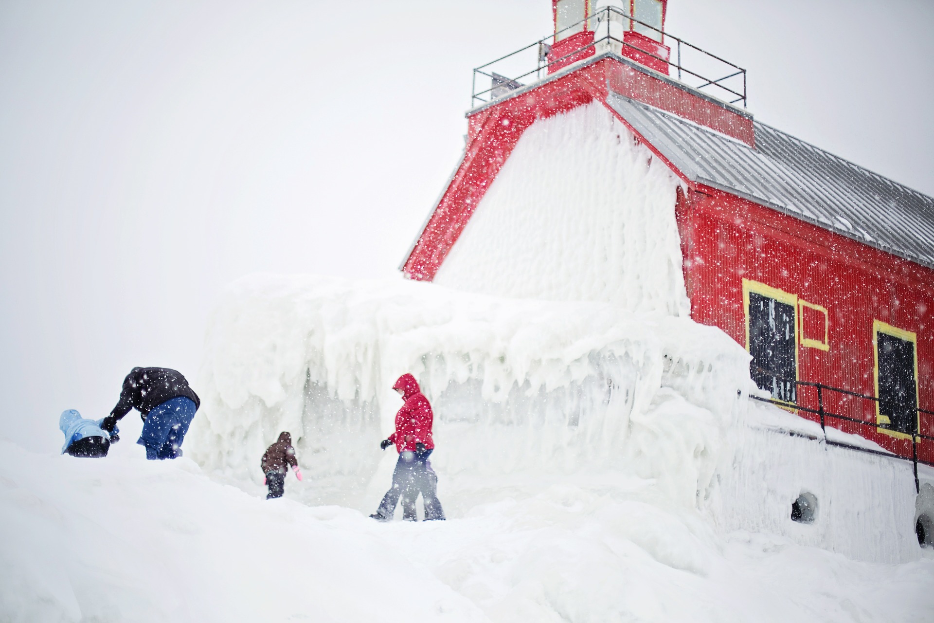 Lighthouse in Winter, Activity, Frozen, Human, Ice, HQ Photo