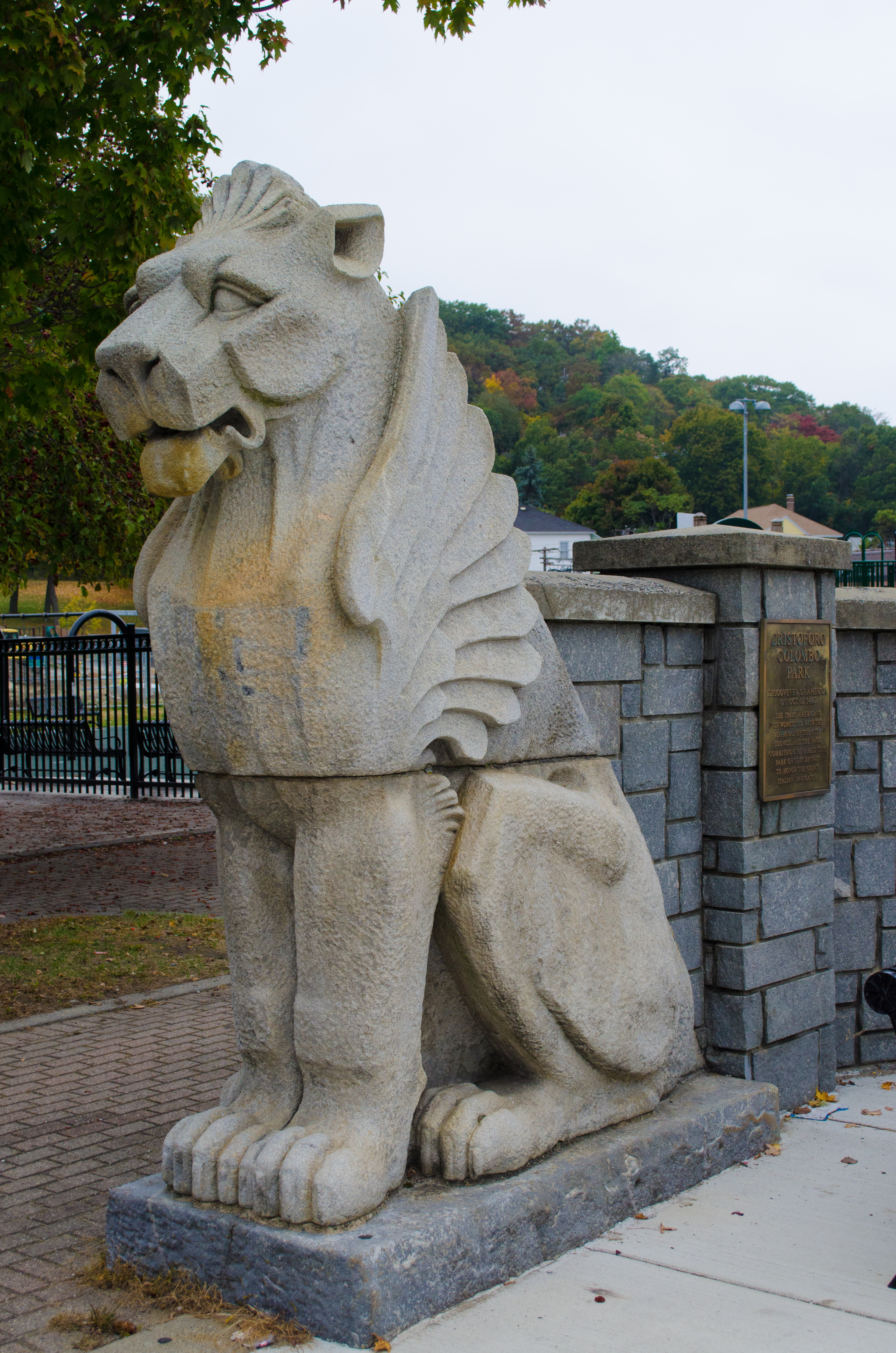 File:Cristoforo Colombo Park lion statue.jpg - Wikimedia Commons