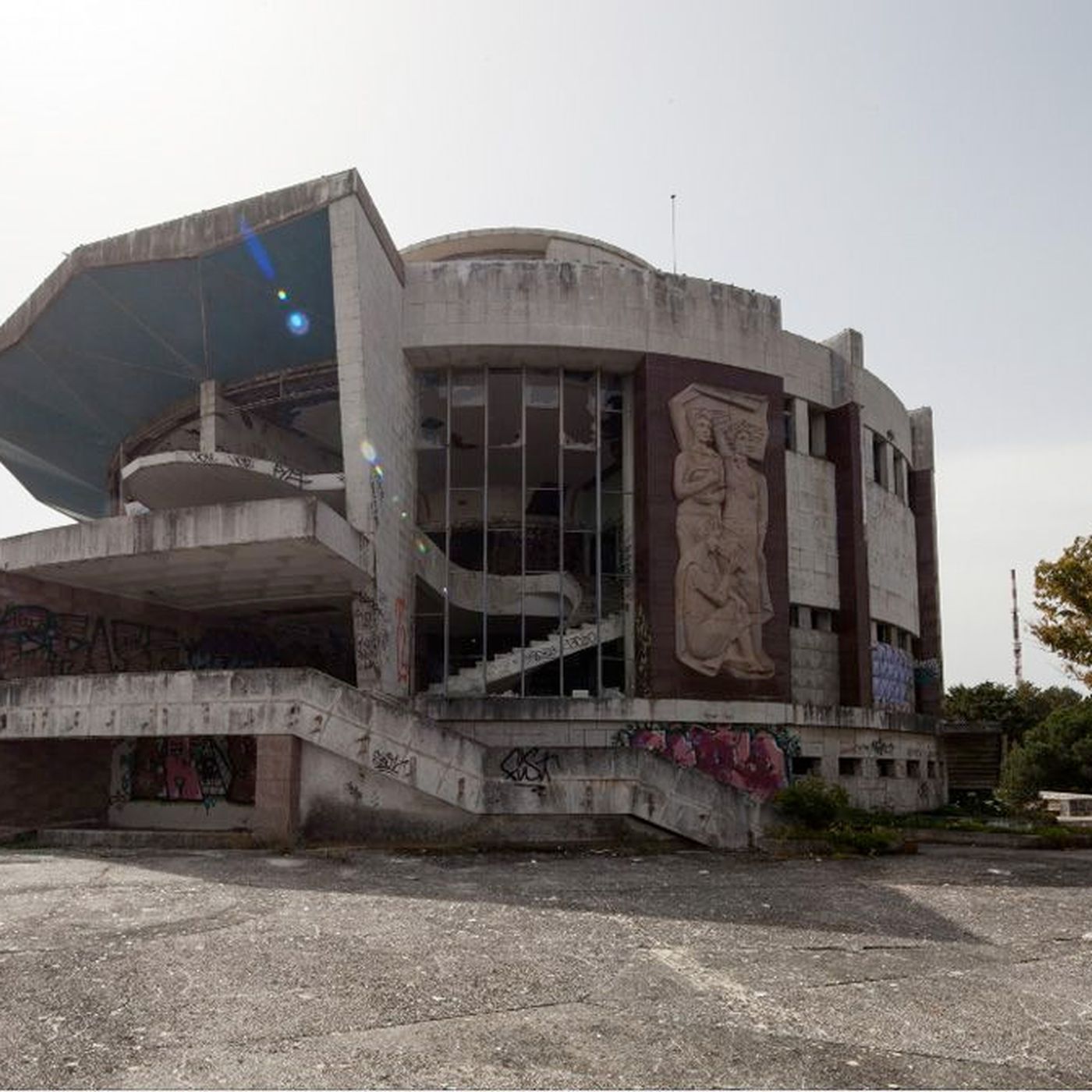 What Could Be Next for a Noted Lisbon Modernist Relic? - Curbed