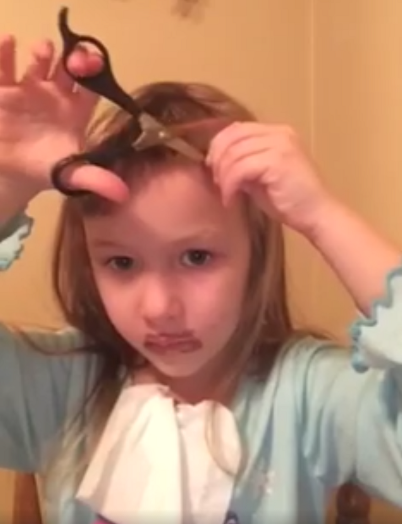 This Adorable Little Girl?s YouTube Tutorial Is the Cutest Thing We ...