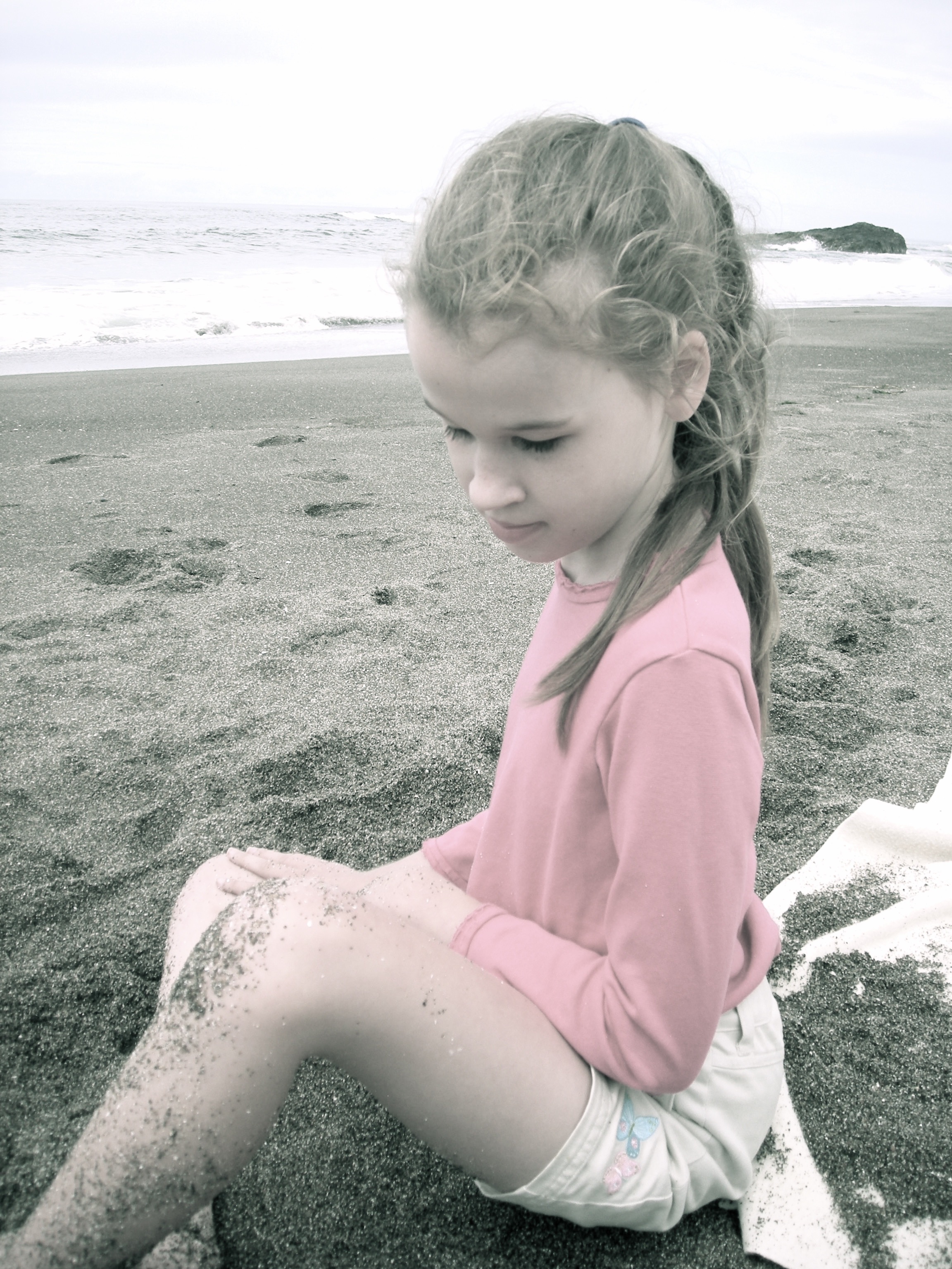 A little girl and her gift from the sea - SarahBarnes