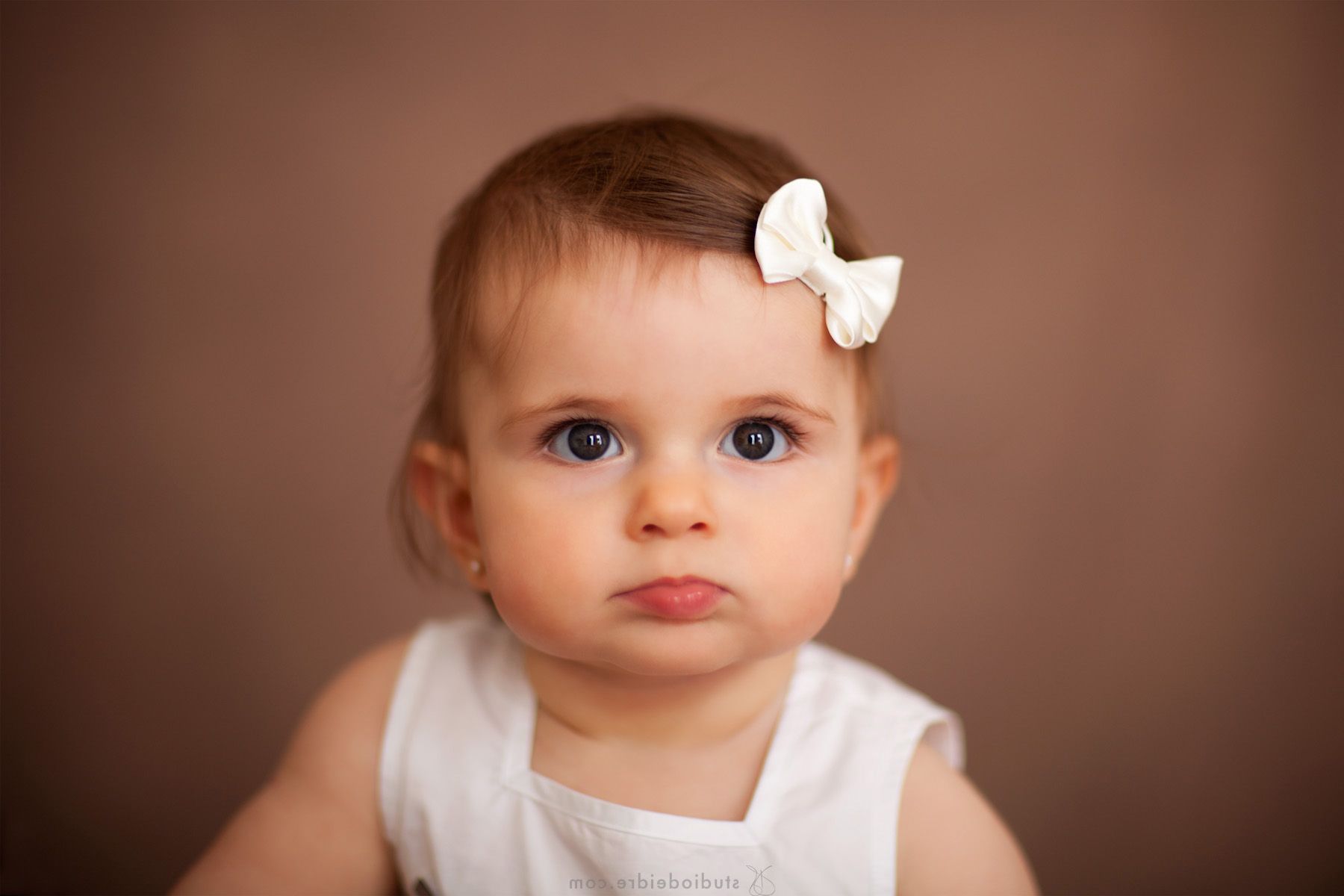 Shocking Cute Little Girl With Brown Hair And Blue Eyes Baby For ...