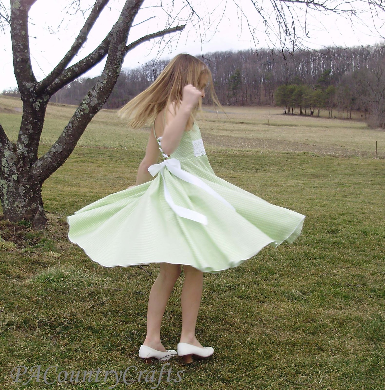 Sneak Peek at the First Easter Dress! | PA Country Crafts