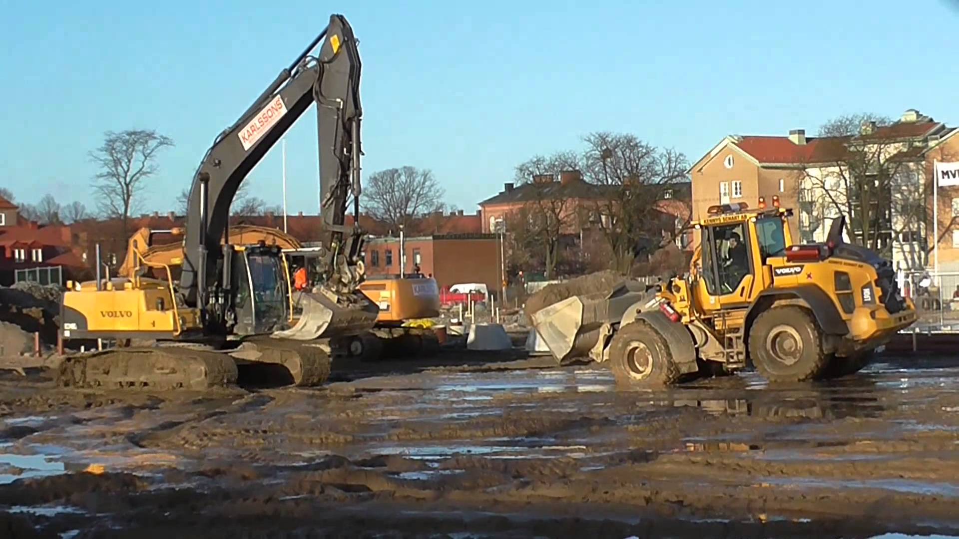 L90H and L60H volvo 4Wheel Loader at work - YouTube