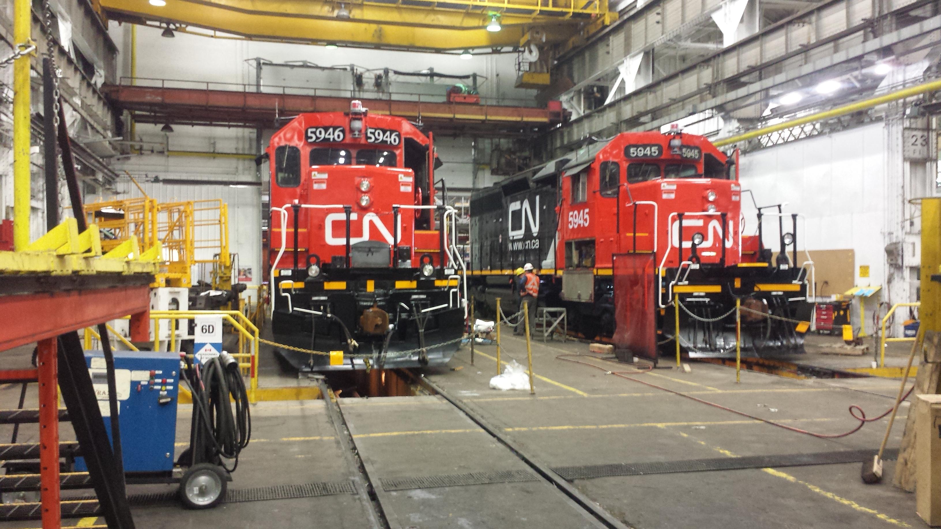 CN Locomotive Shop : trains