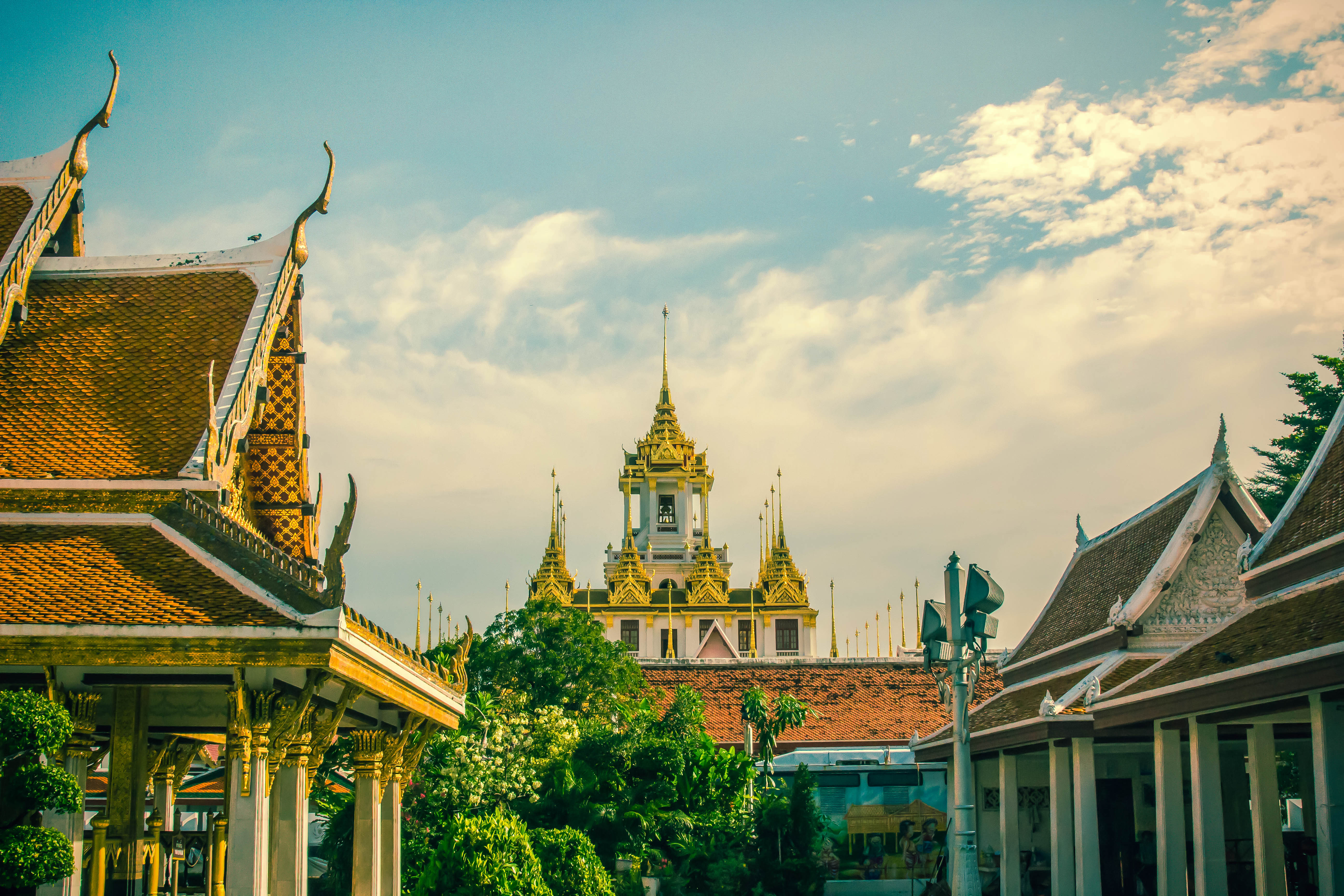 File:โลหะปราสาท วัดราชนัดดารามวรวิหาร Loha Prasat Wat Ratchanatdaram ...