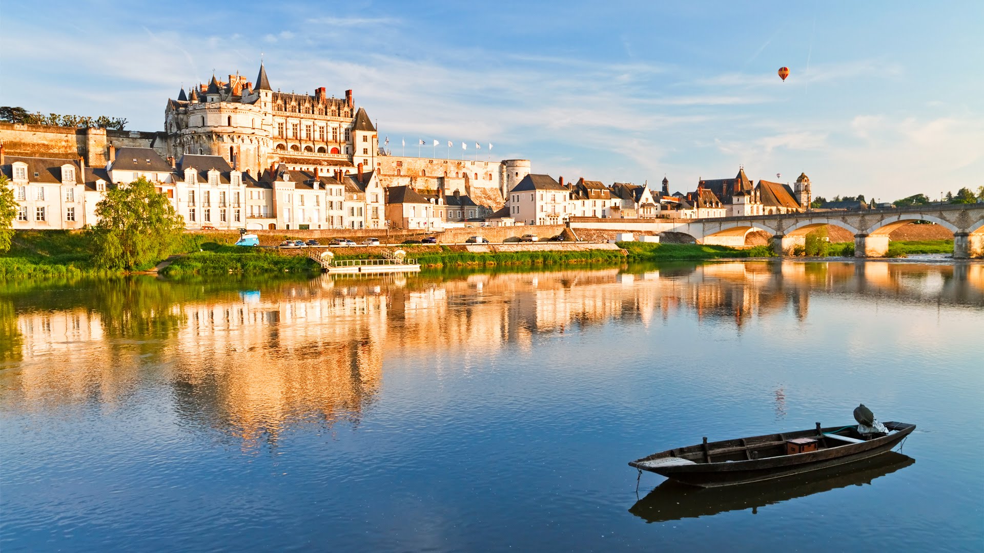 Discover Amboise in Loire Valley - France - YouTube