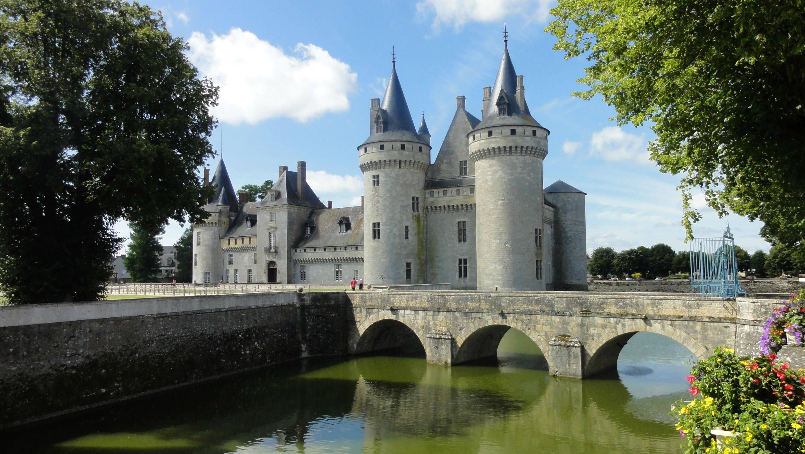 Sully-sur-Loire, France | Castles and cool historic architecture ...