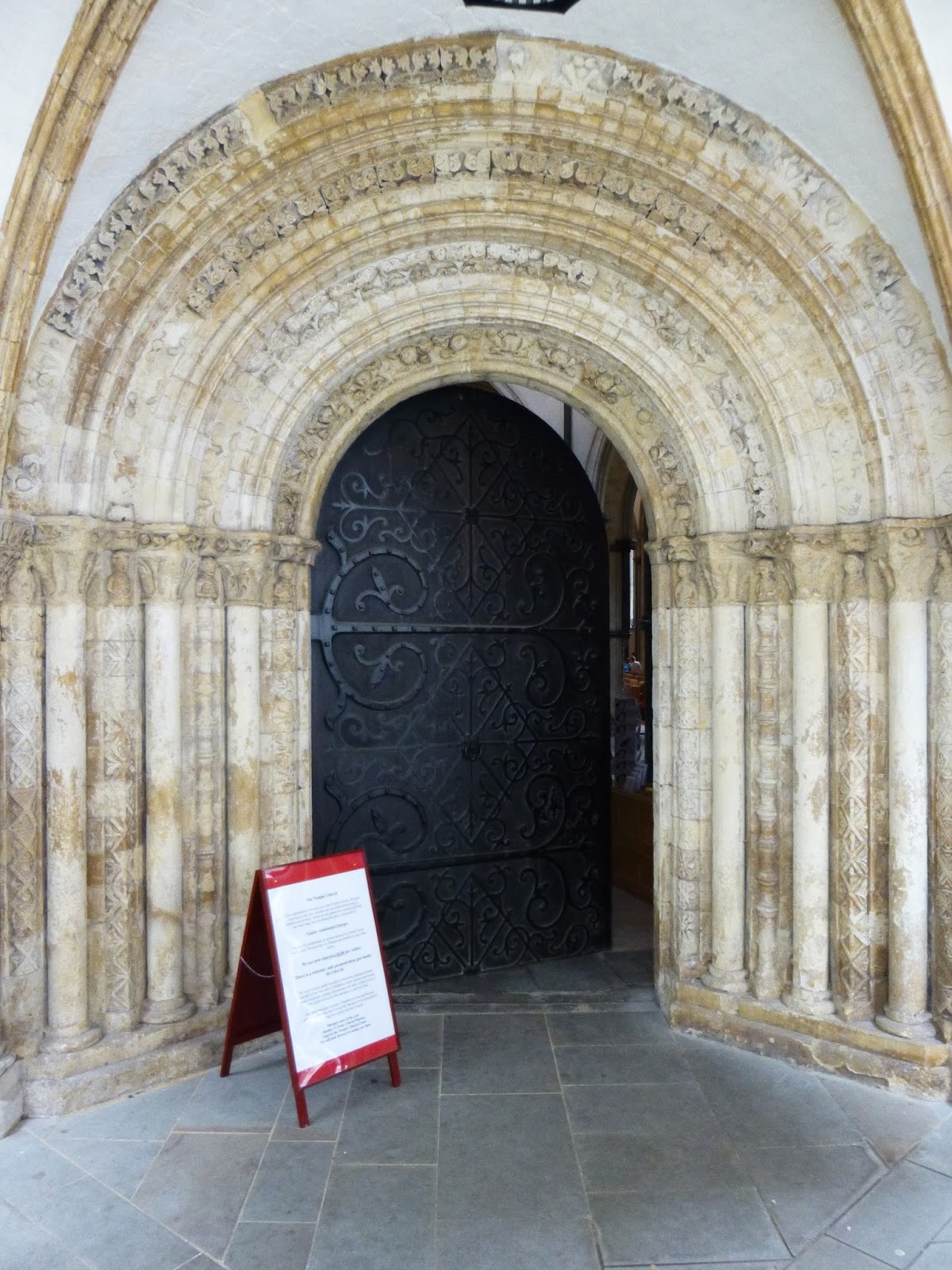 Medieval London : The Temple church (photograph post)