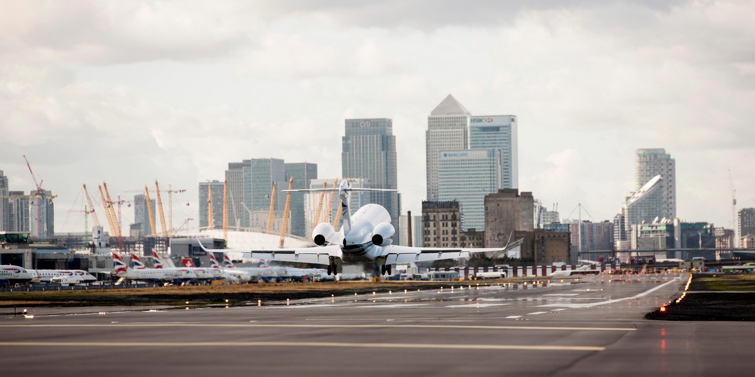 Gulfstream G280 Goes Steep at London City Airport | Business ...