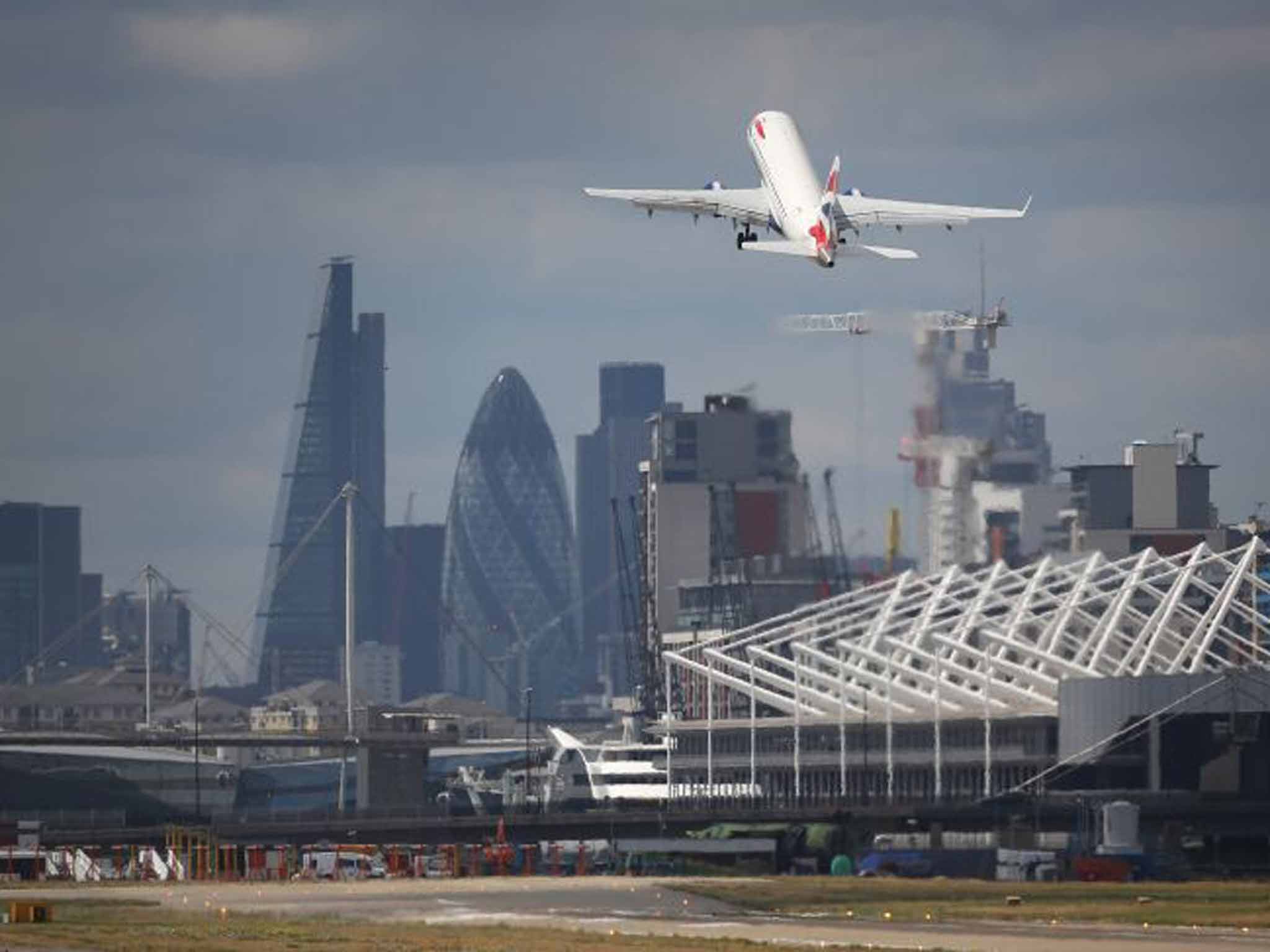 London City Airport reports flat passenger figures for 2017 despite ...