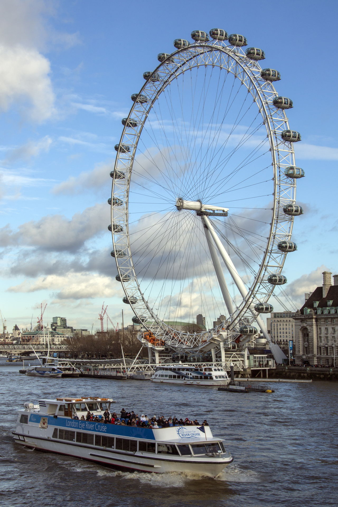 These Astonishing Facts about the London Eye Will Bend Your Mind
