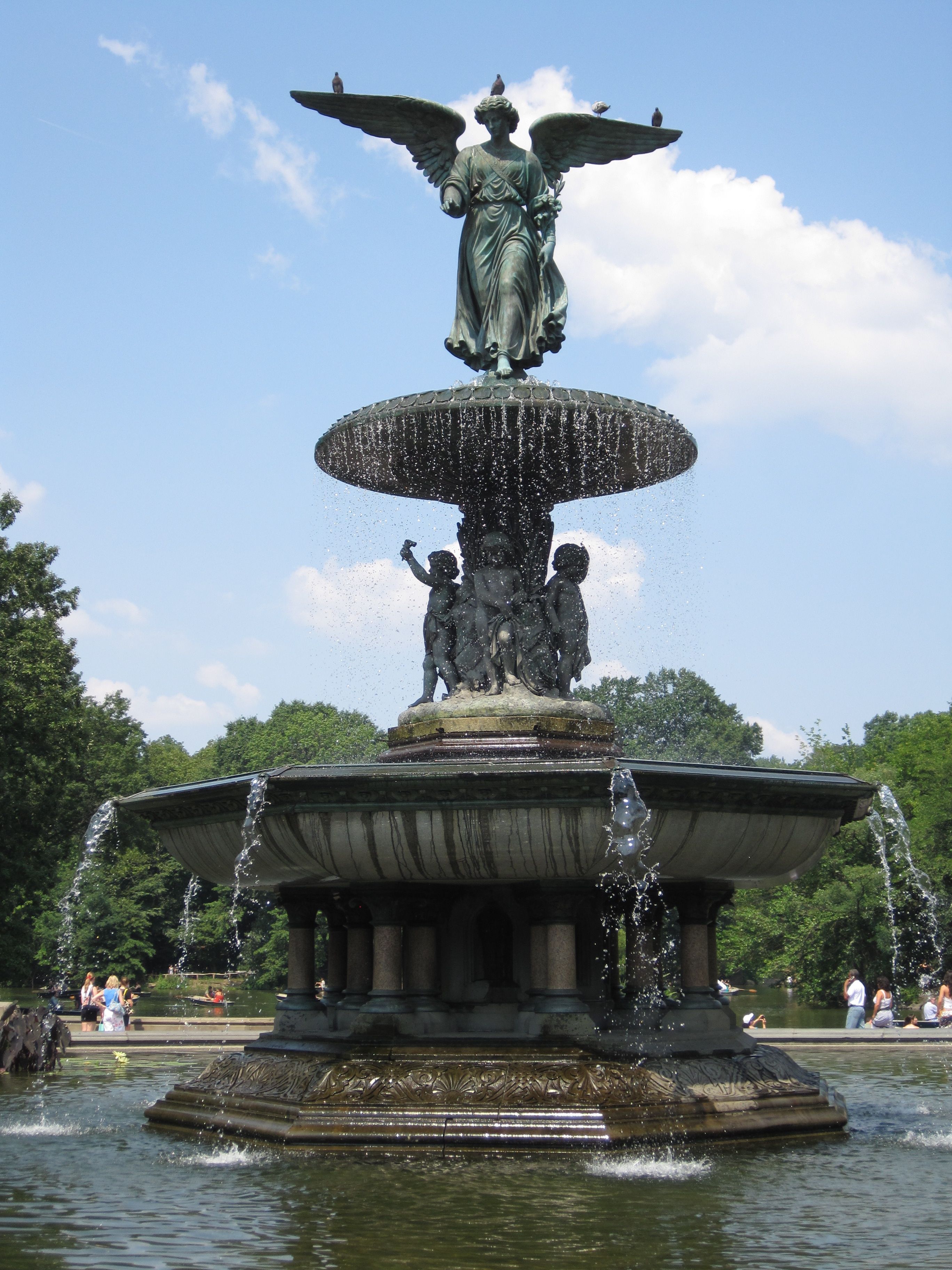 This just reminds me of 'Home Alone 2' ha! Bethesda Fountain ...