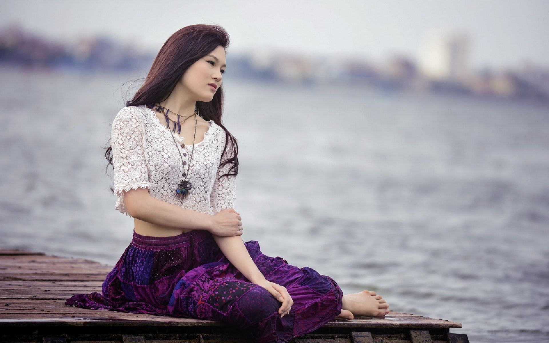 Lonely Girl On The Seashore HD | HD Models Wallpapers for Mobile and ...