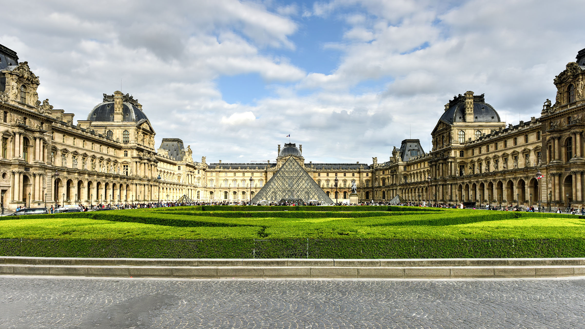 Private 4 Hour Tour of Louvre and Orsay Museum with private official ...