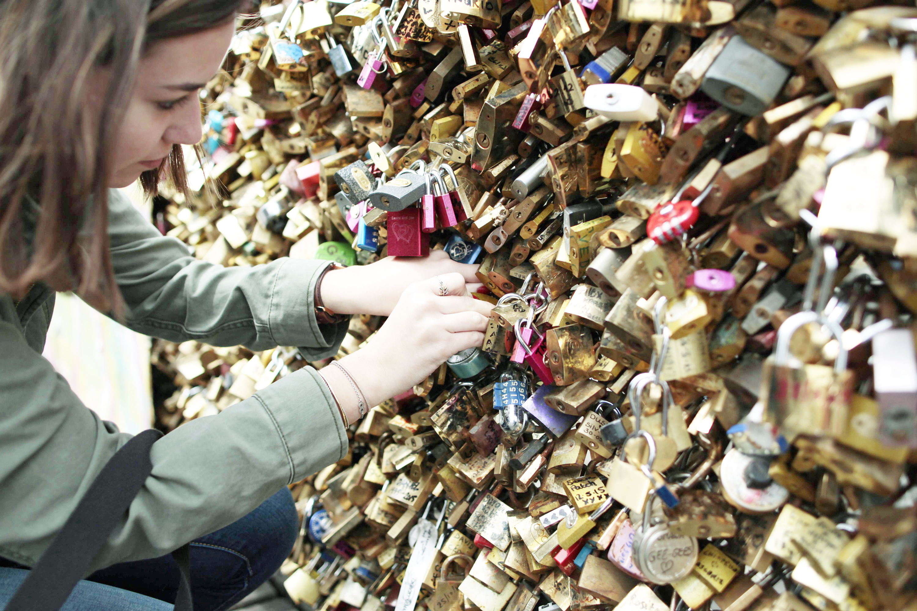 Paris set to break hearts with removal of a million 'love locks ...
