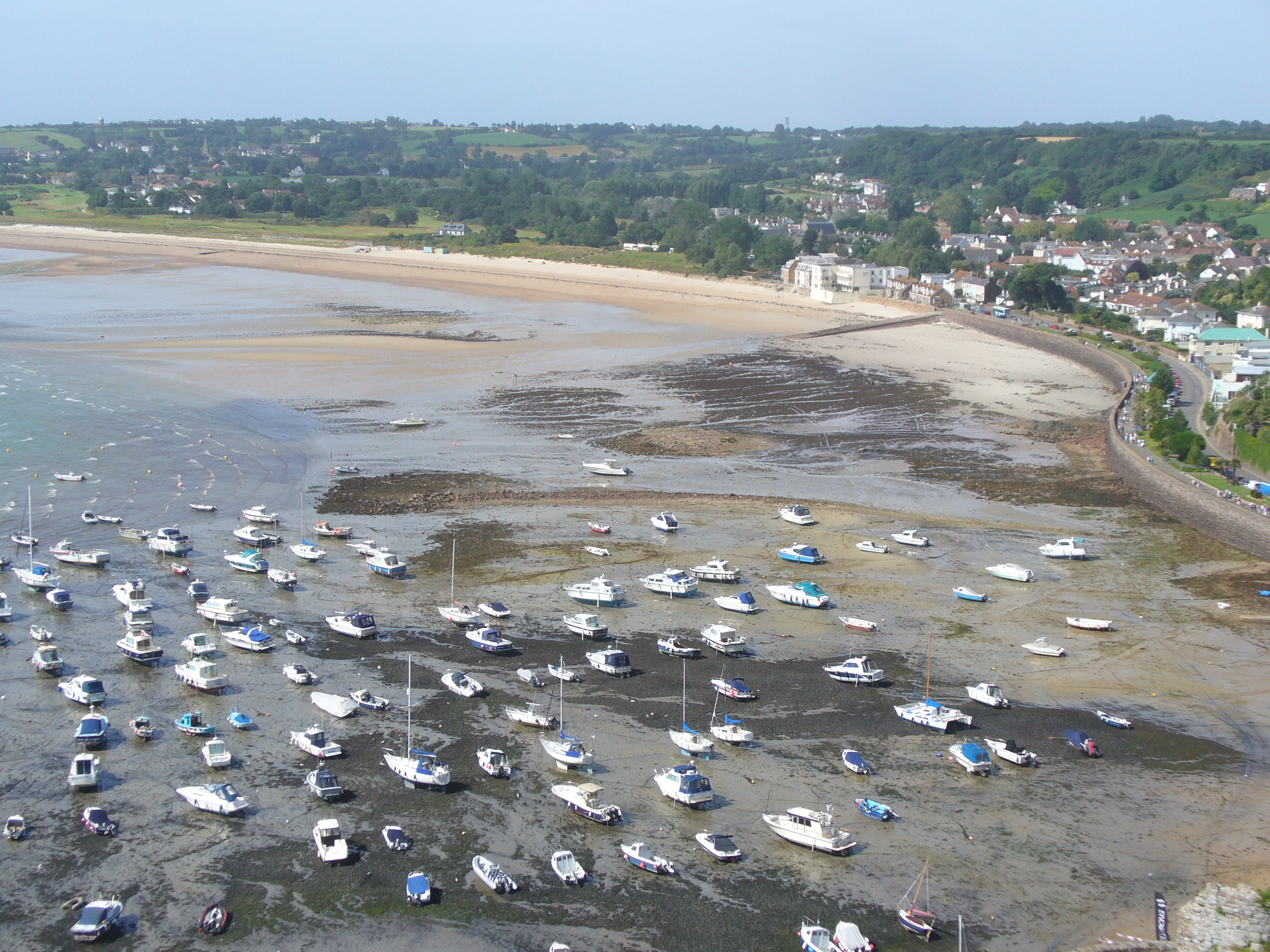 File:Gorey Harbour at low tide.JPG - Wikimedia Commons