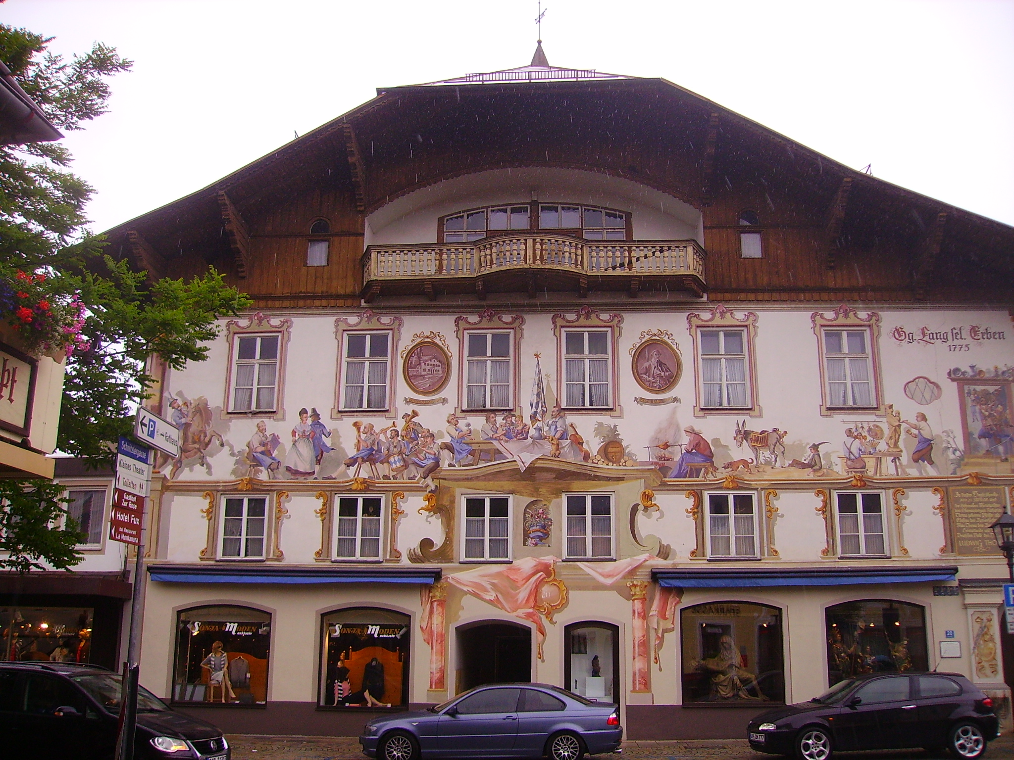 File:Oberammergau Lüftlmalerei 2.JPG - Wikimedia Commons
