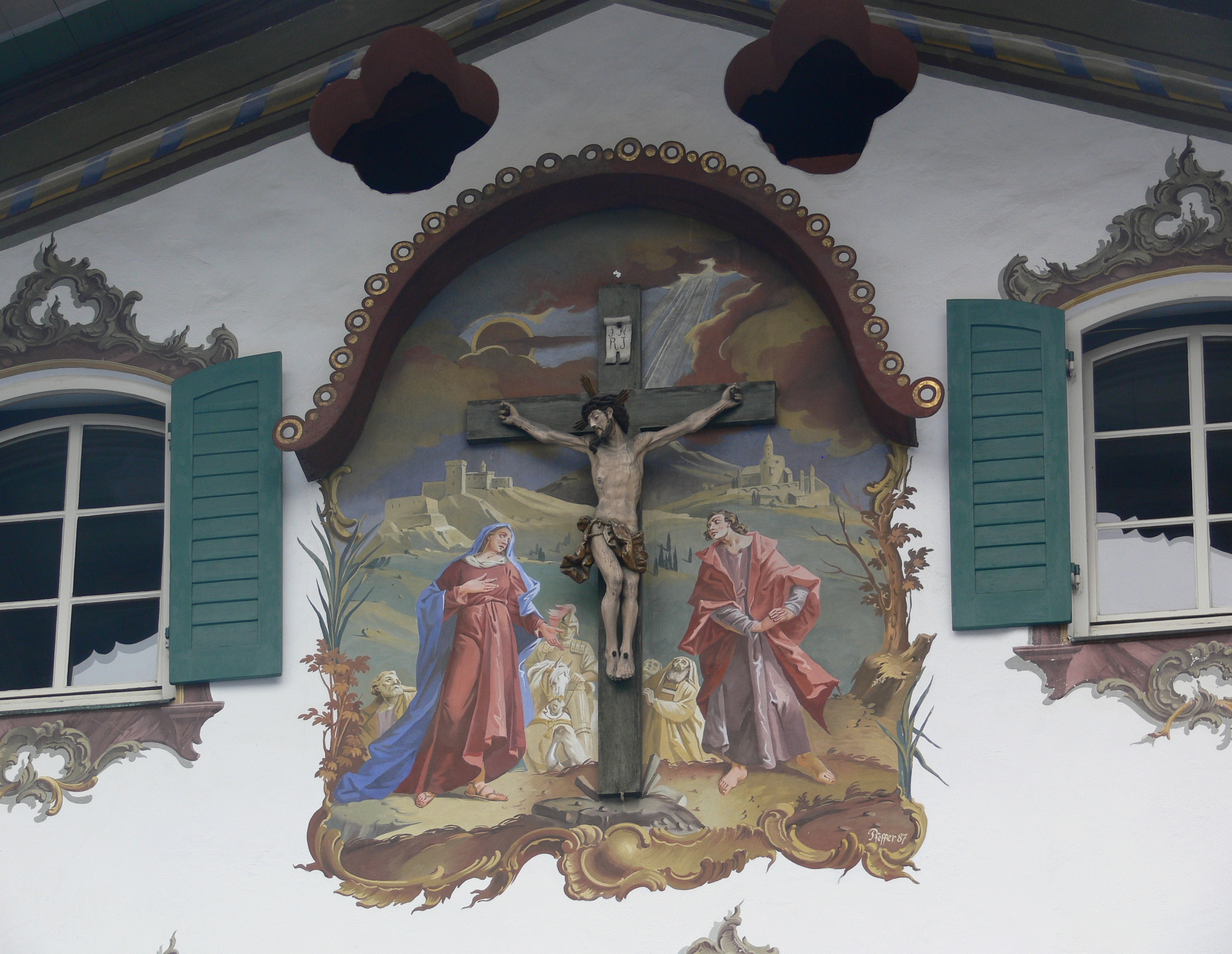File:Oberammergau Lüftlmalerei Kreuzigungsszene.jpg - Wikimedia Commons