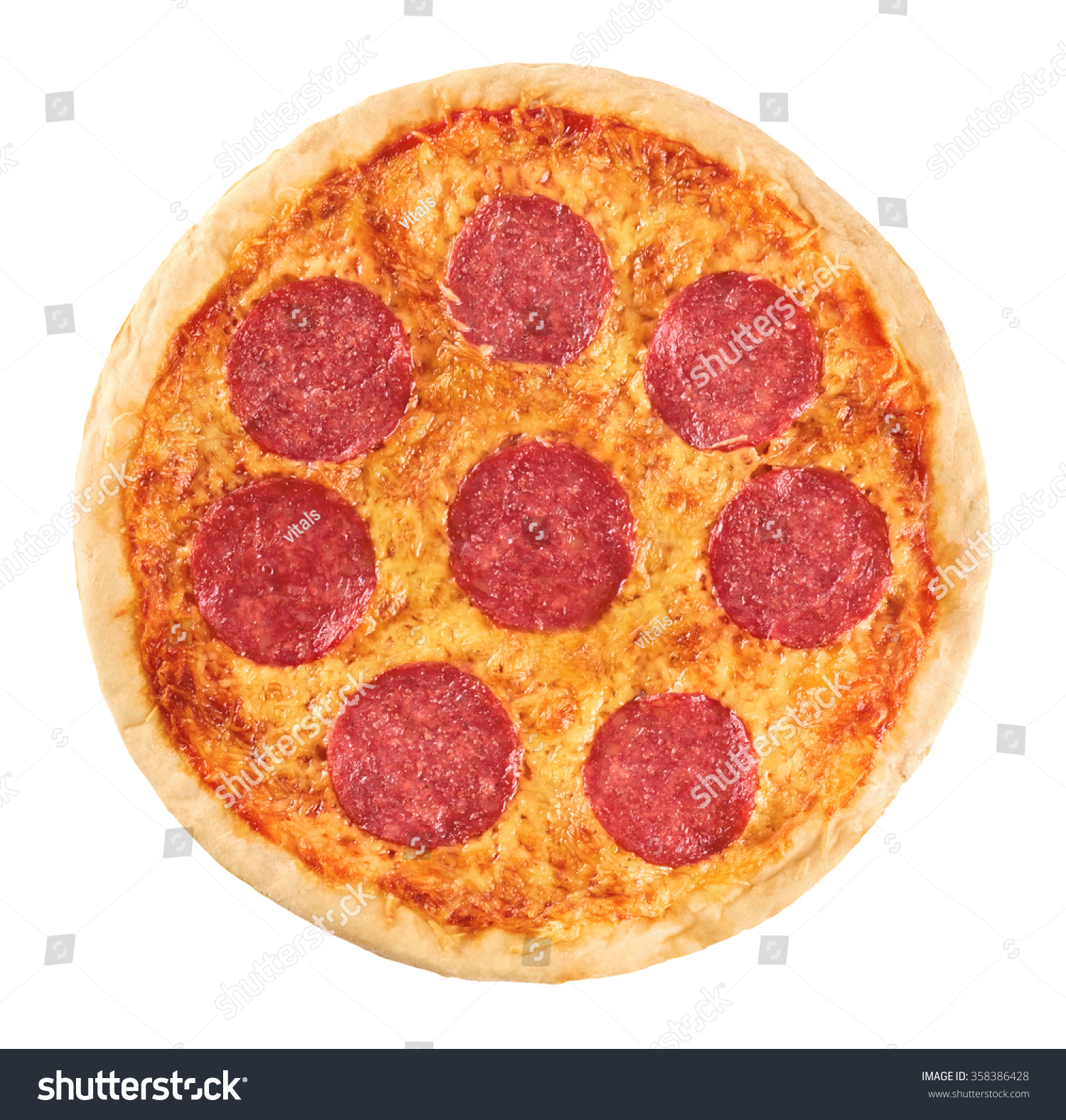 Пицца с колбасой на белом фоне
