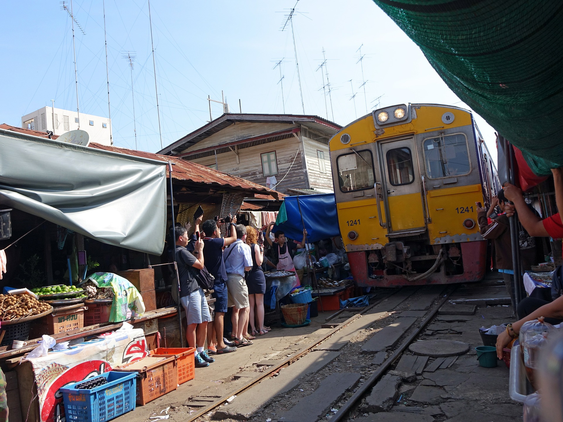 Maeklong railway market photo