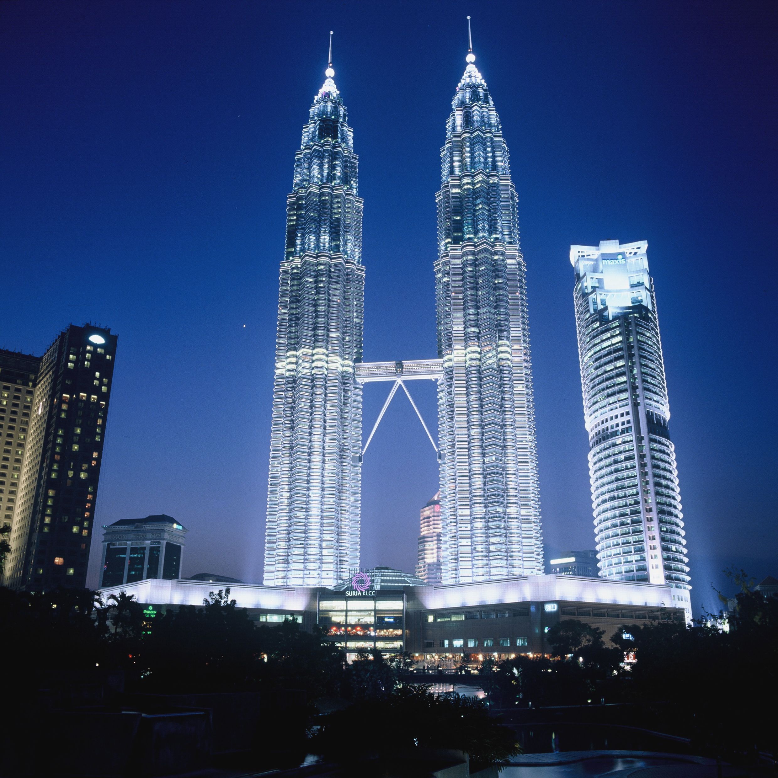 Petronas Towers. Kuala Lumpur Malaysia. 1998 - world's 5th tallest ...