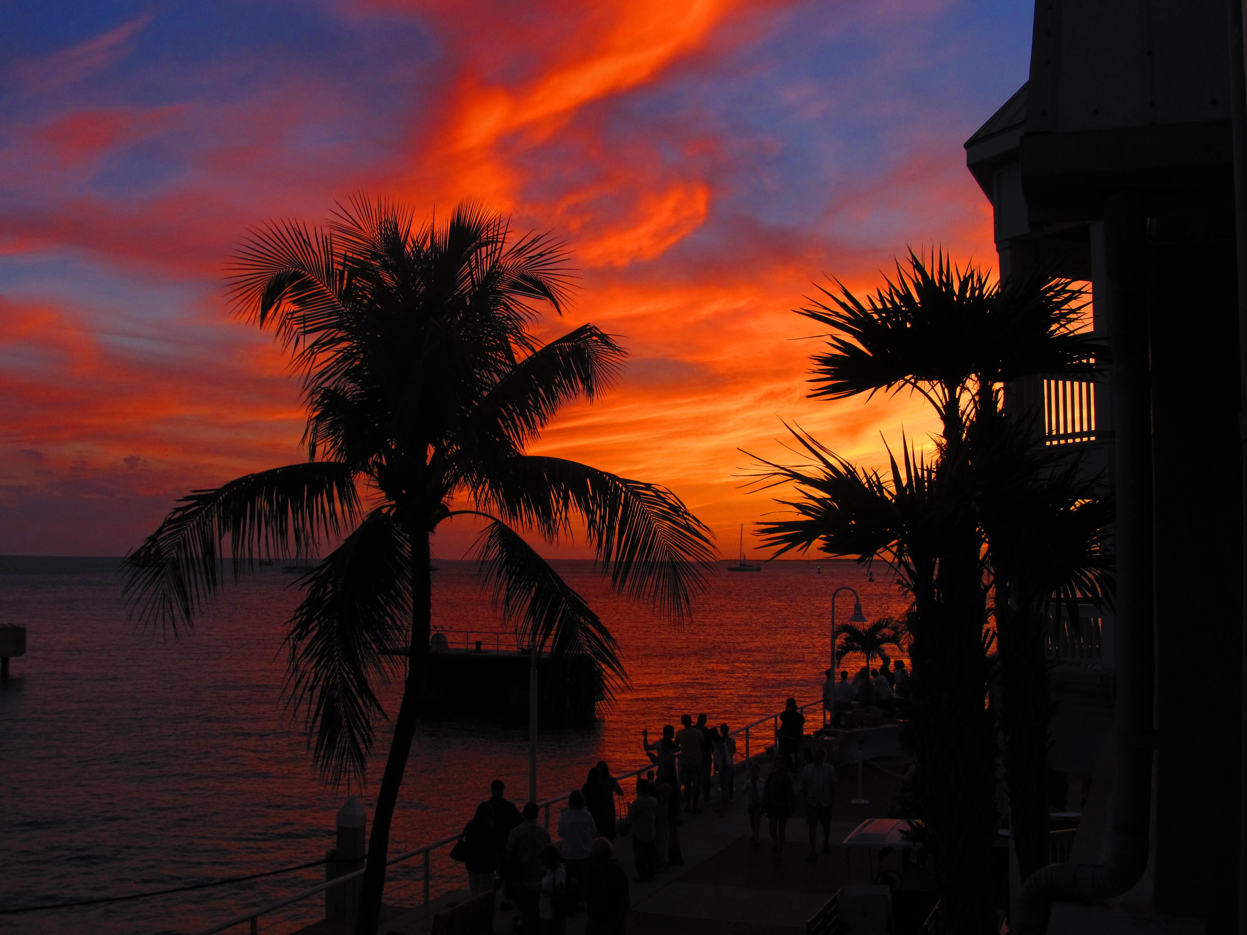 Florida's Grand Finale: Sunset in Key West's Mallory Square ...