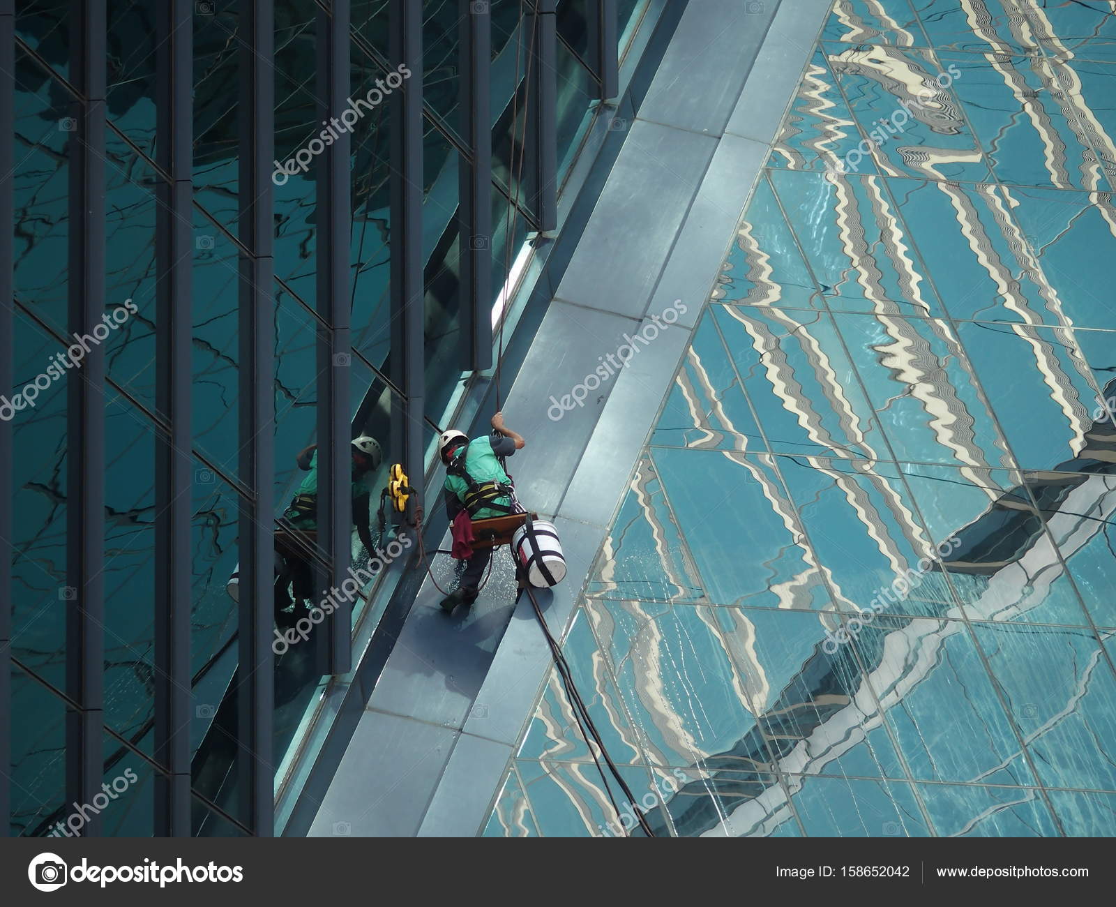 man clean glass building — Stock Photo © whity2j@yahoo.com #158652042