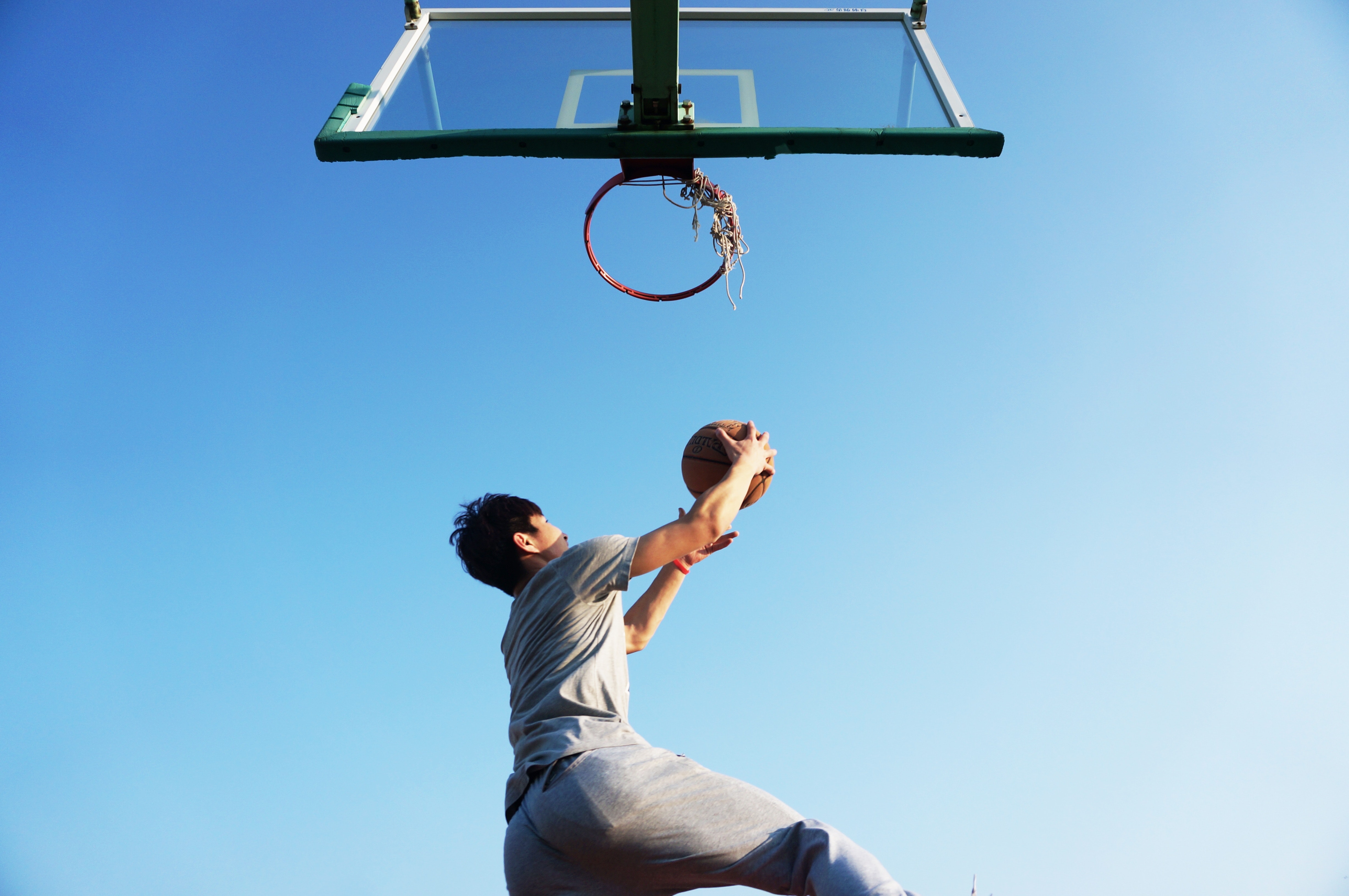 Man dunking the ball photo