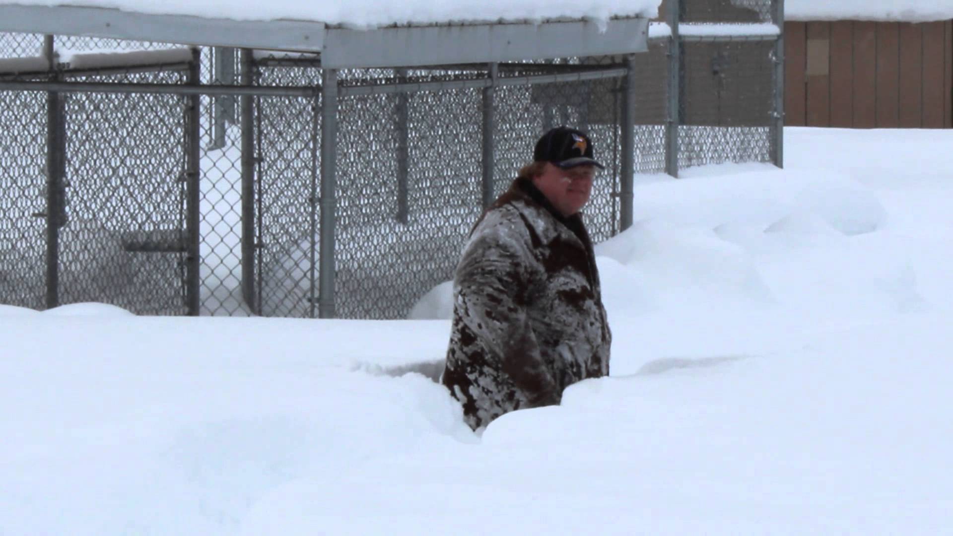 Fat guy struggles in snow - YouTube
