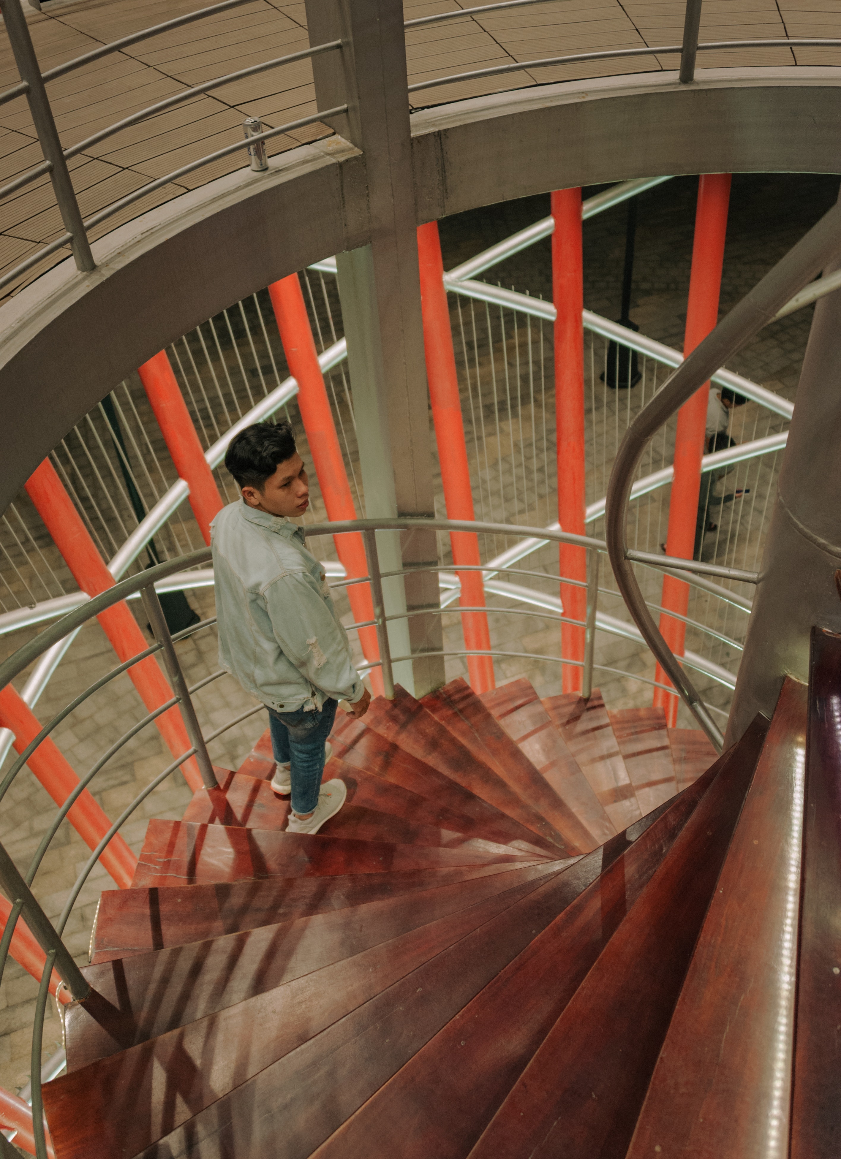 Man Wearing Gray Long-sleeved Top at the Staircase, Adult, Jeans, Wood, Steel, HQ Photo
