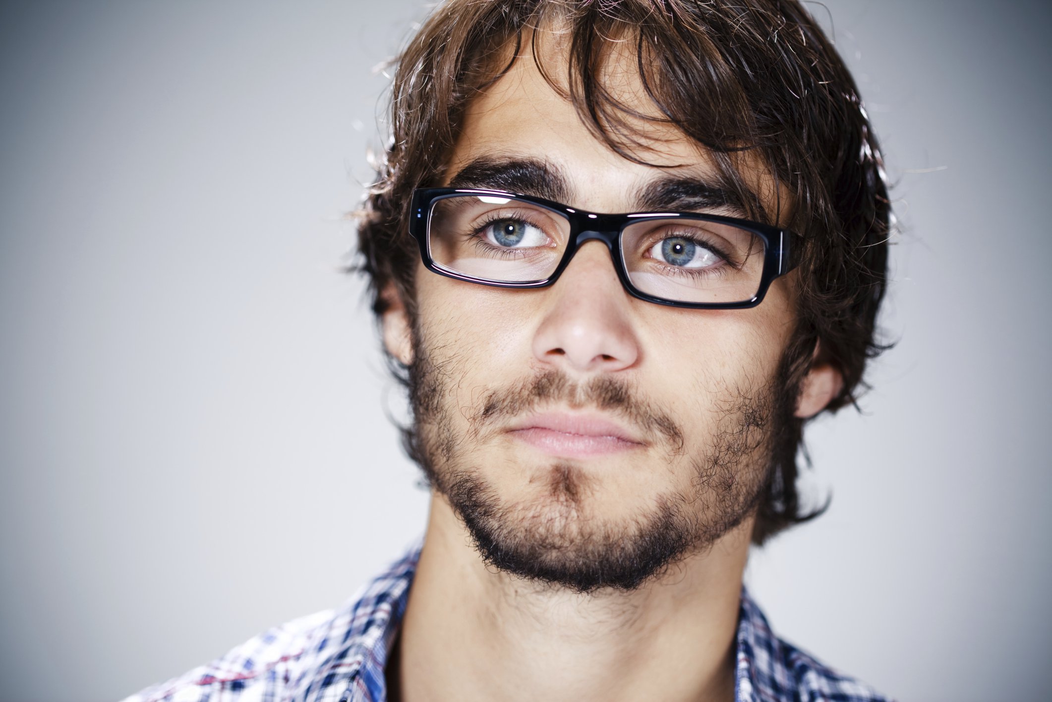 How to make your glasses fit your eyebrows - Lenskart Blog