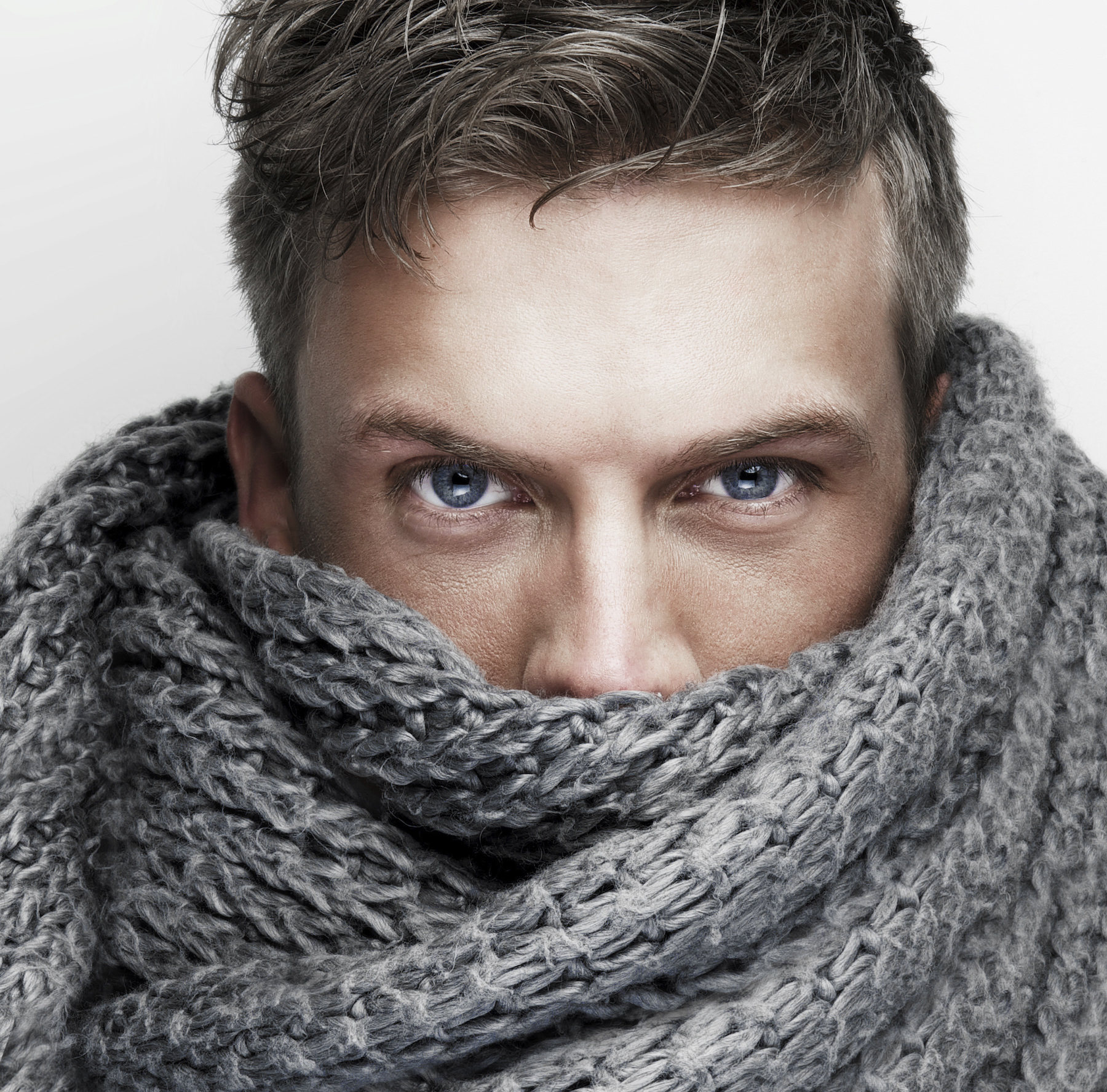 How Celebrity Men Wear A Scarf: and See Where They #FAIL | Royal ...