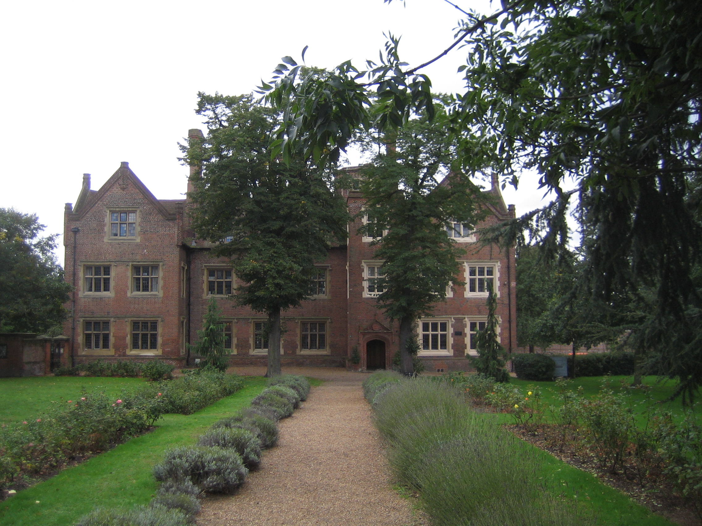 File:Eastbury Manor House.jpg - Wikimedia Commons