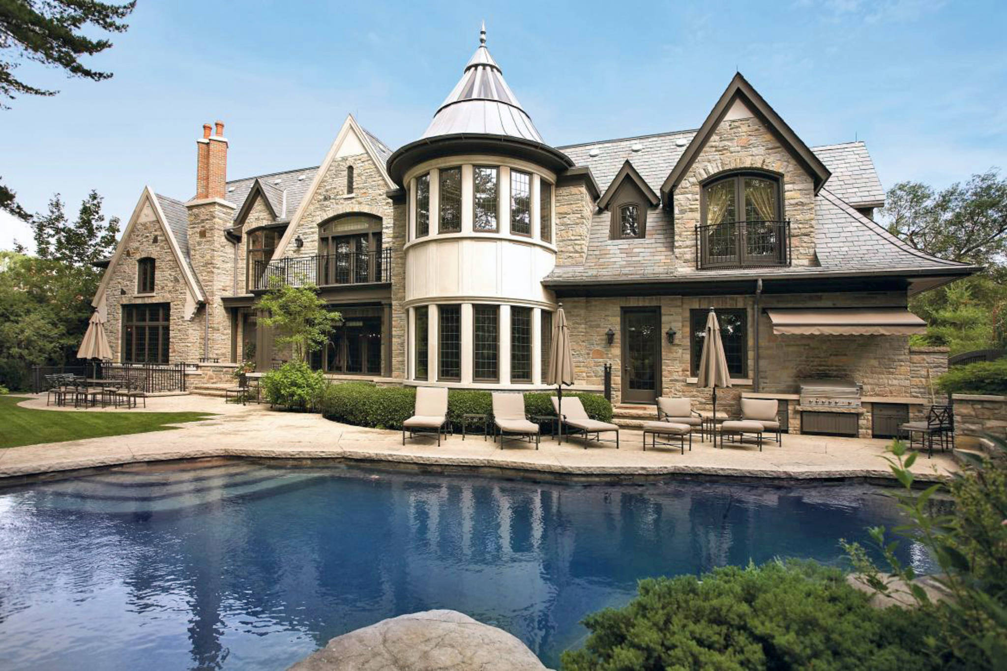 Sold! Unbelievable Toronto mansion goes for $11.3 million