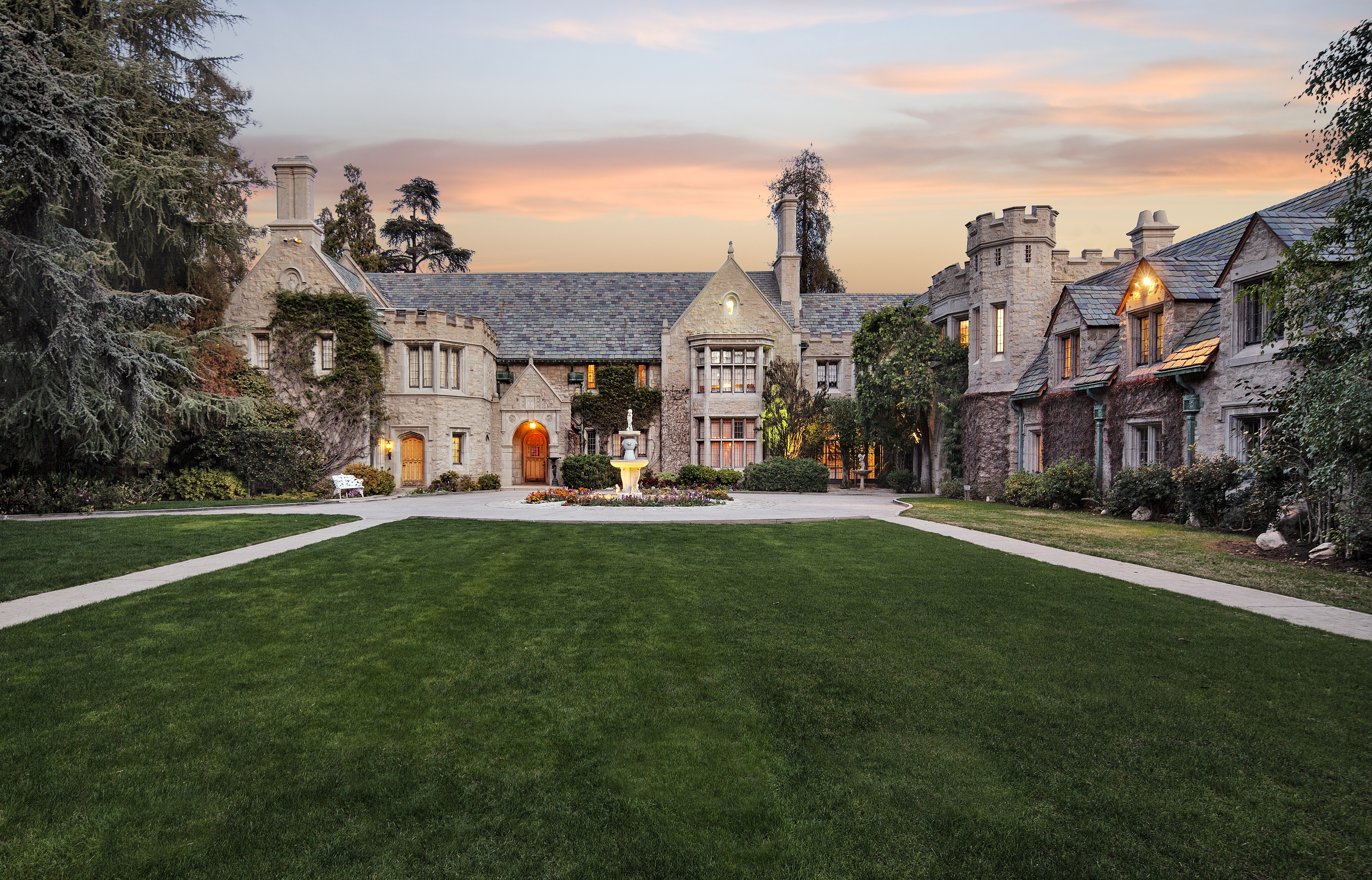 Playboy Mansion Sold, but Hugh Hefner Is Staying Photos ...